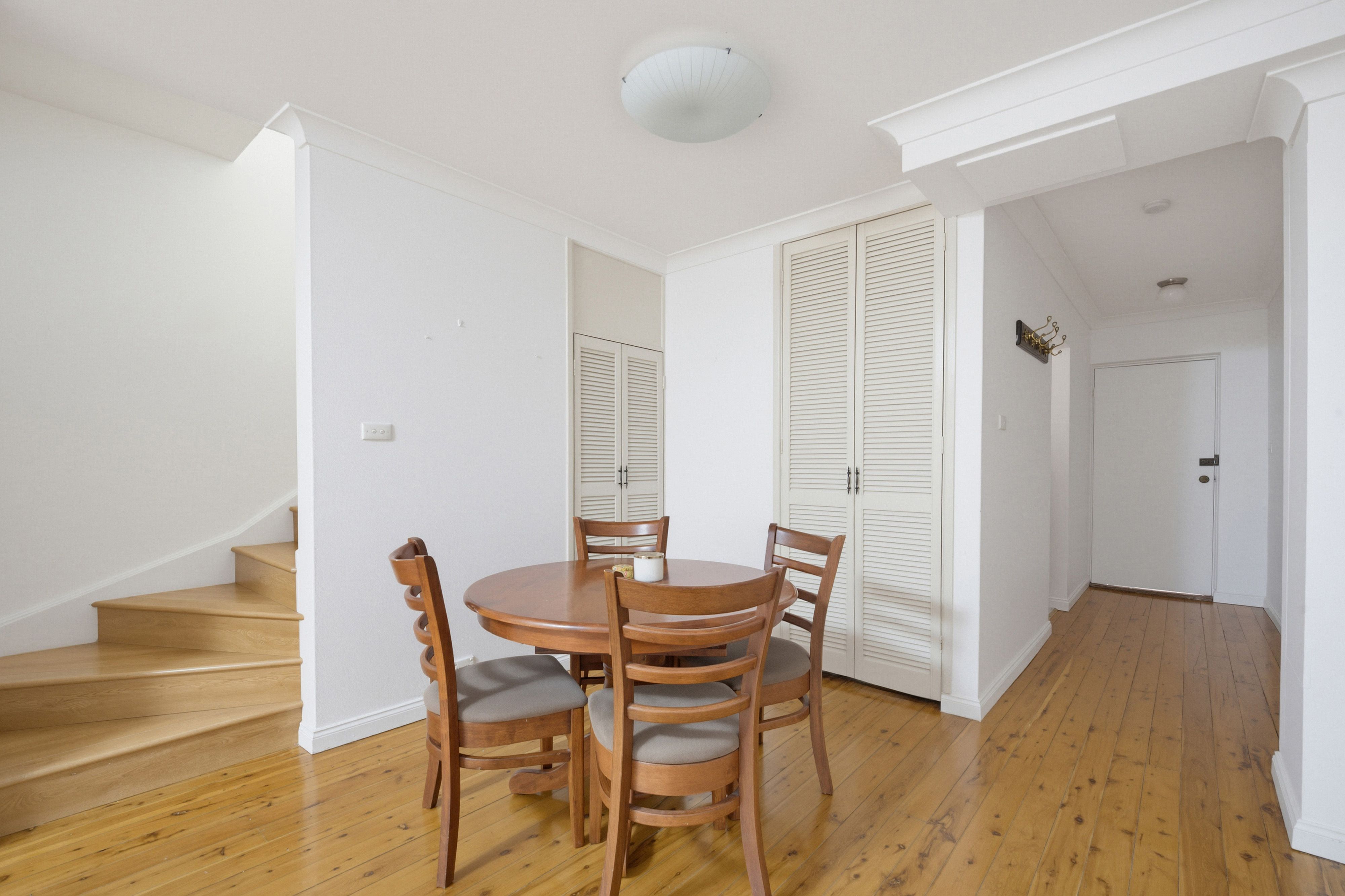 28/10-14 Robert Street — photo 3 of 11