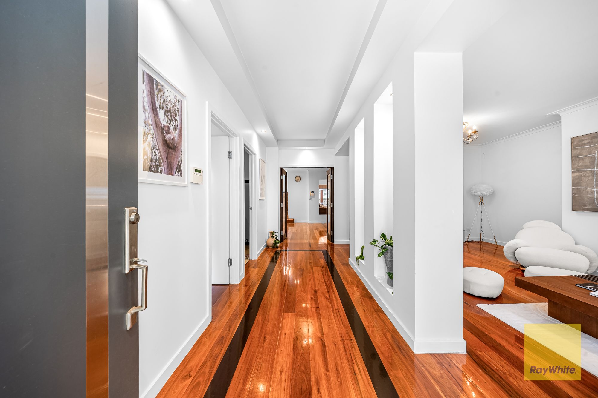 17 Manhattan Close — photo 6 of 30