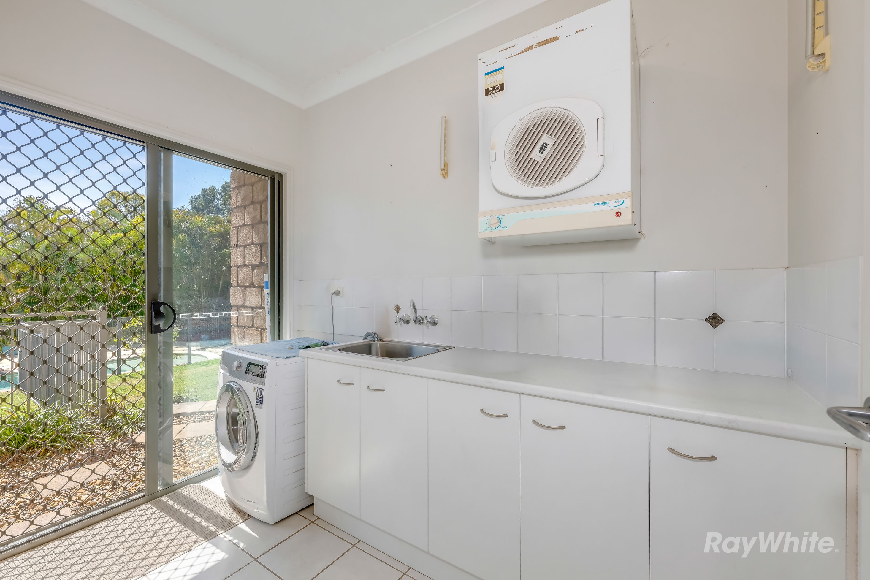 13 Raewood Close — photo 21 of 30