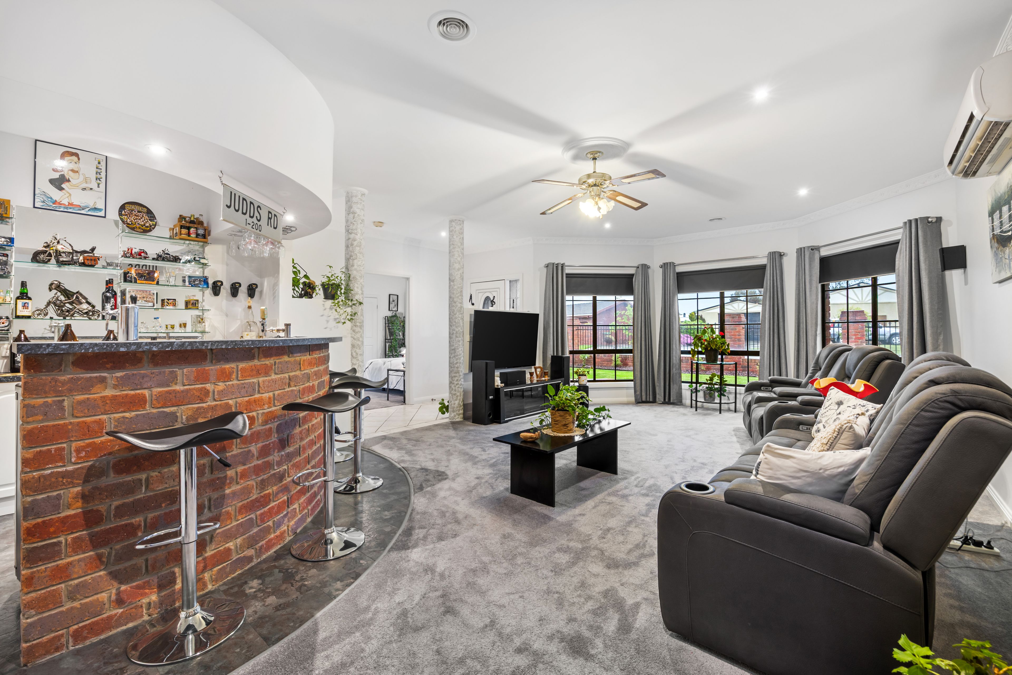 2 Jasmine Drive, Delacombe, VIC 3356