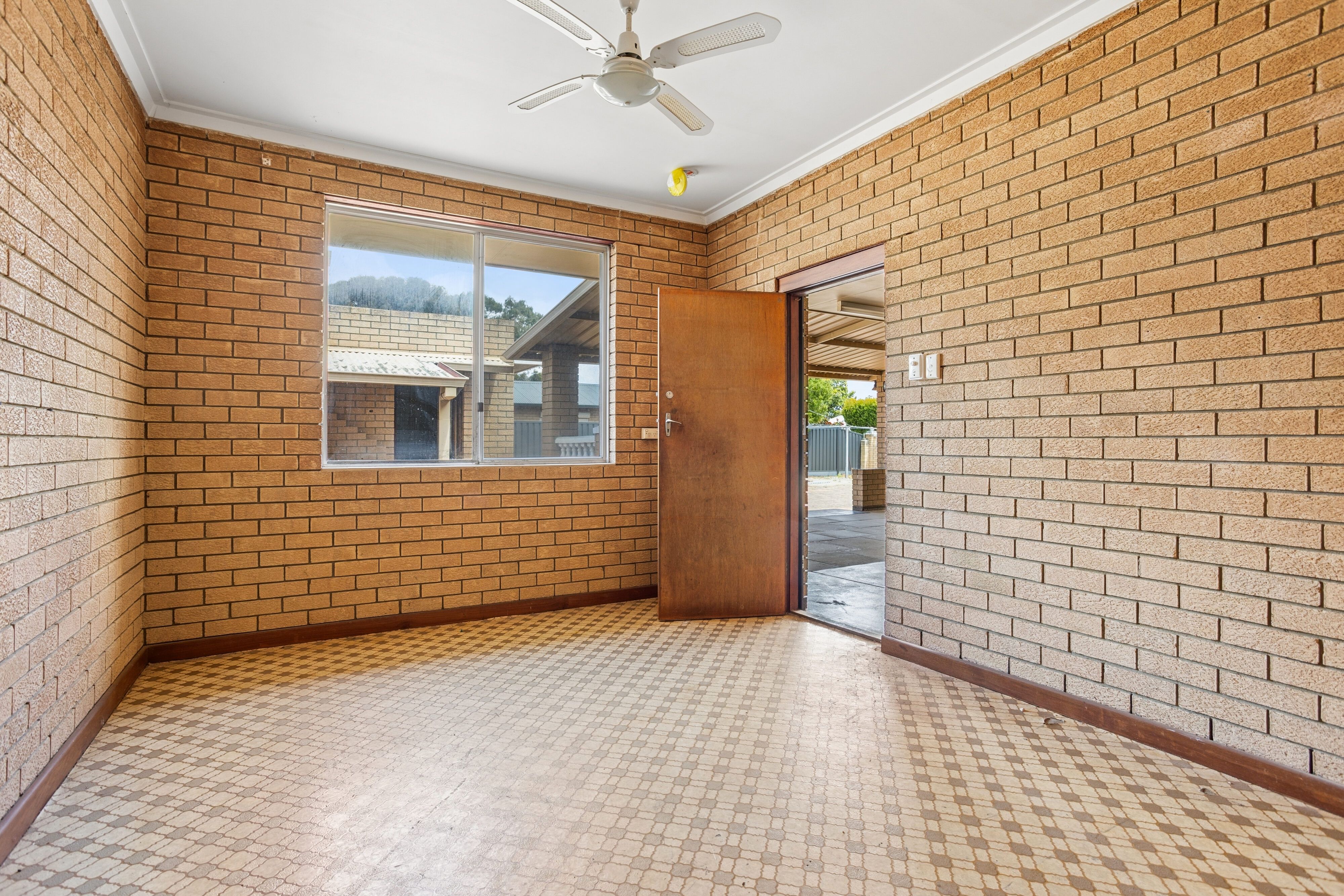7 Taylor Crescent — photo 24 of 30