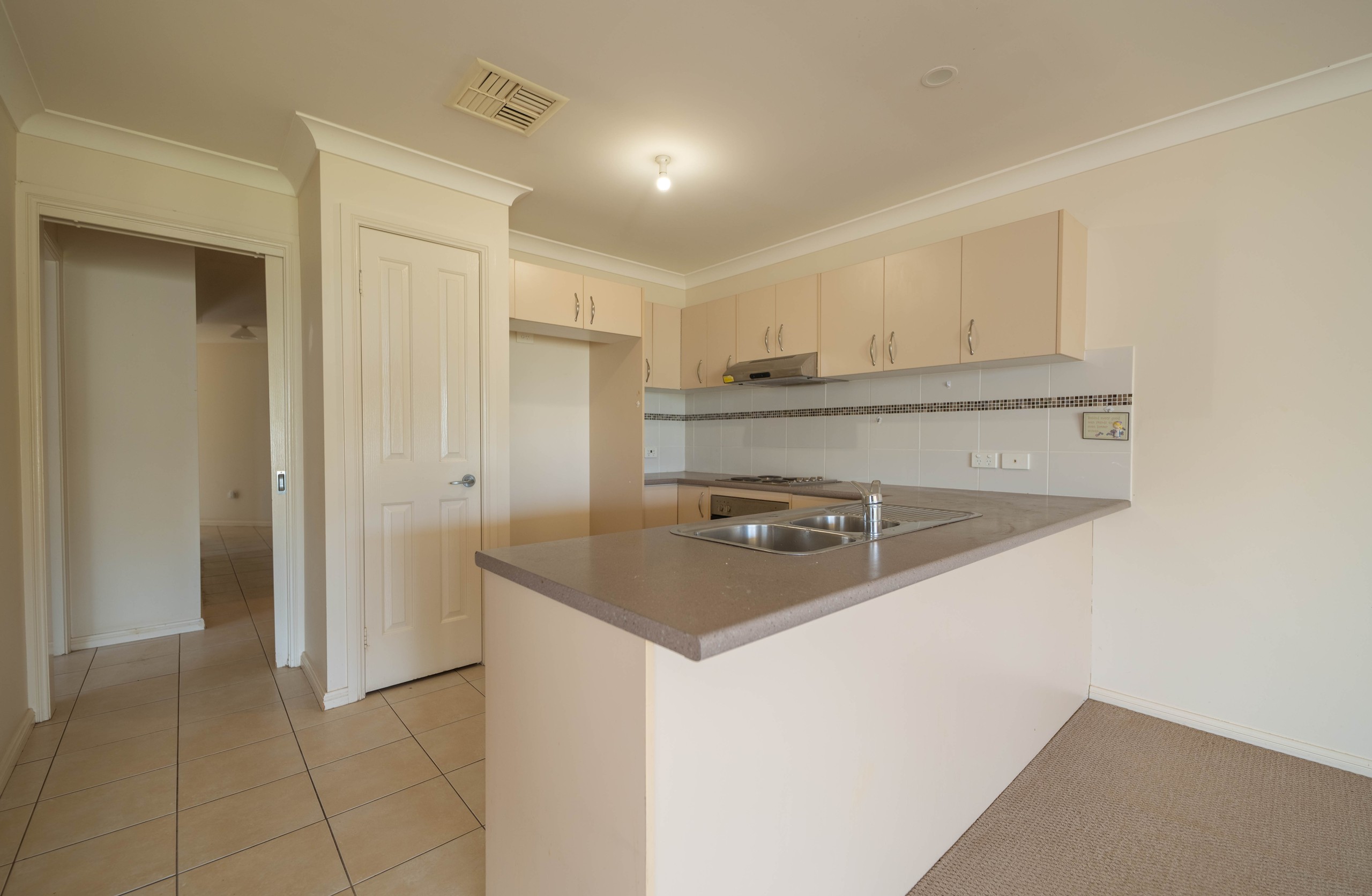 2/4 Parkes Street, Forbes, NSW 2871