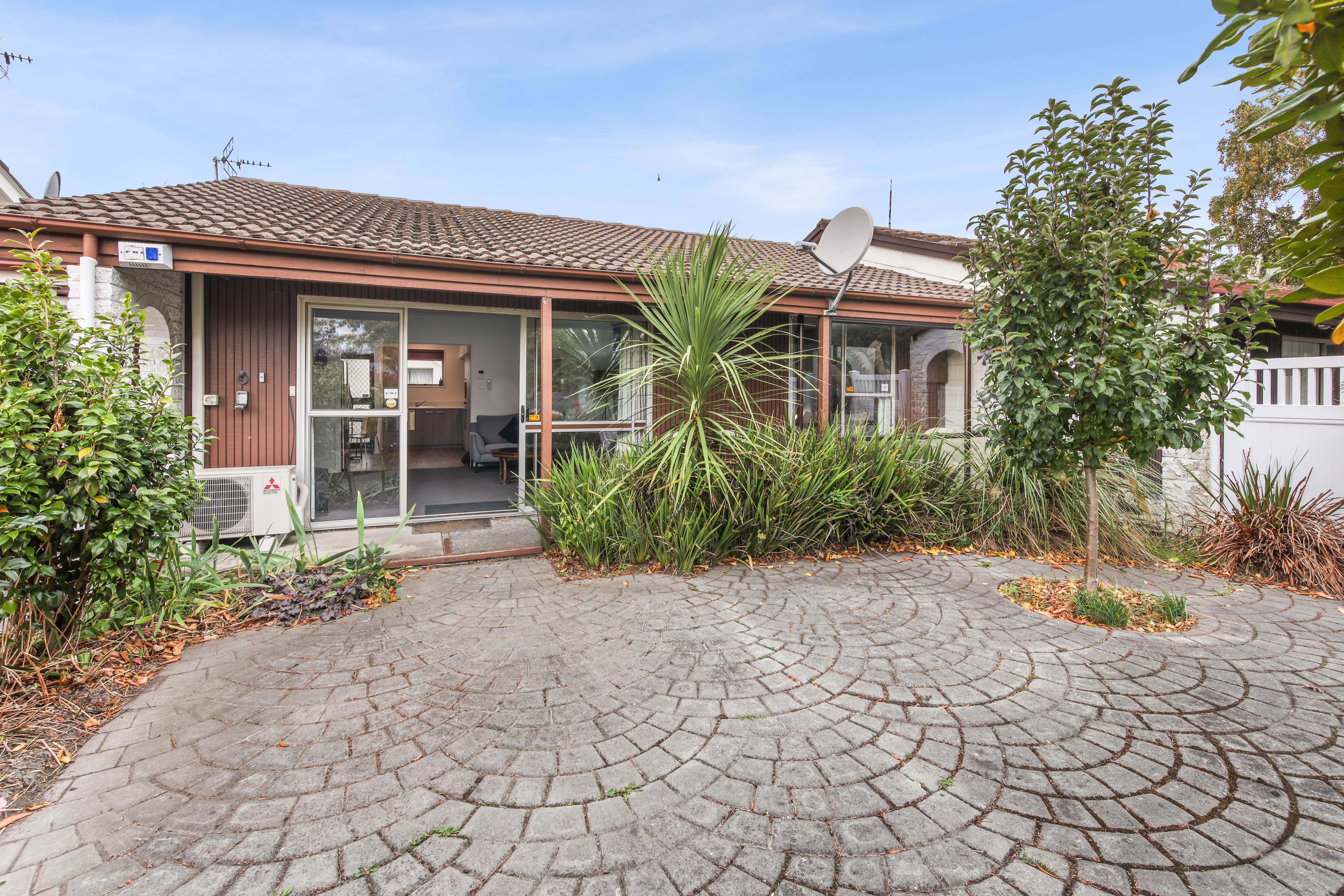 2/74 Picton Avenue, Riccarton, Christchurch City