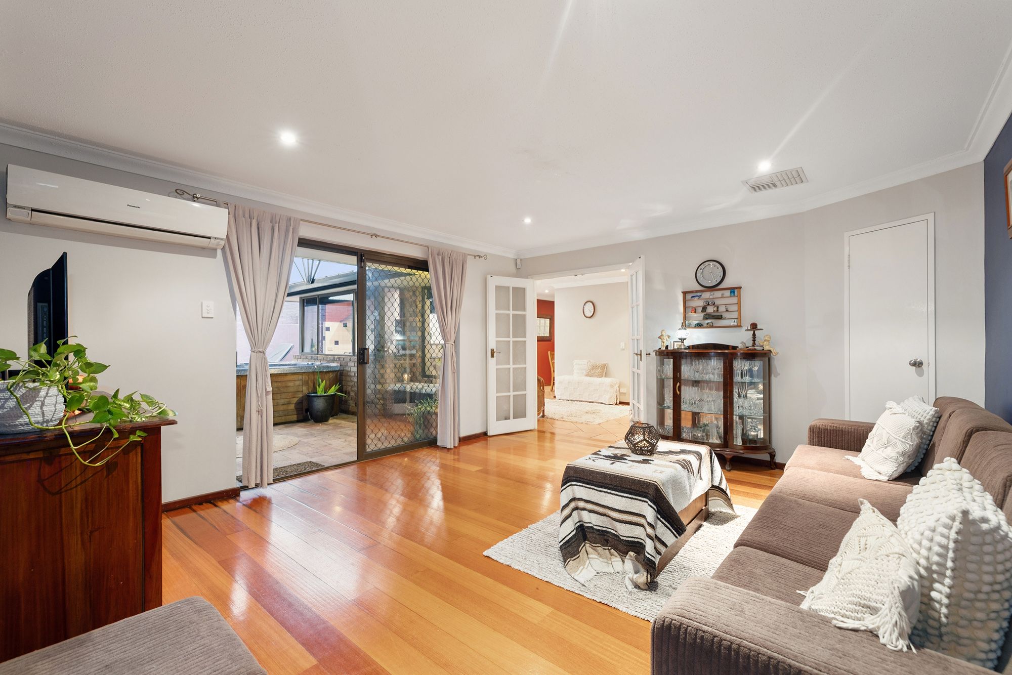 4 Bromley Place — photo 23 of 30