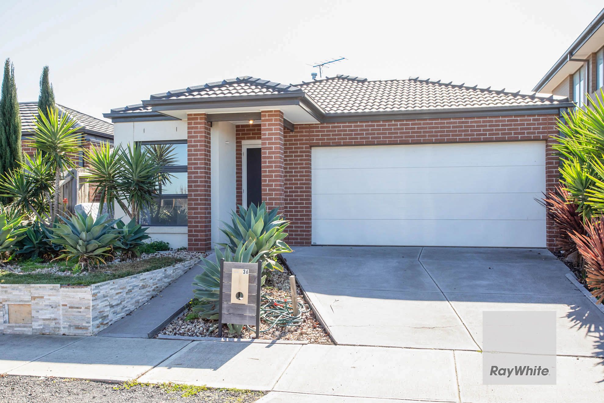 36 Tora Crescent, FRASER RISE VIC 3336