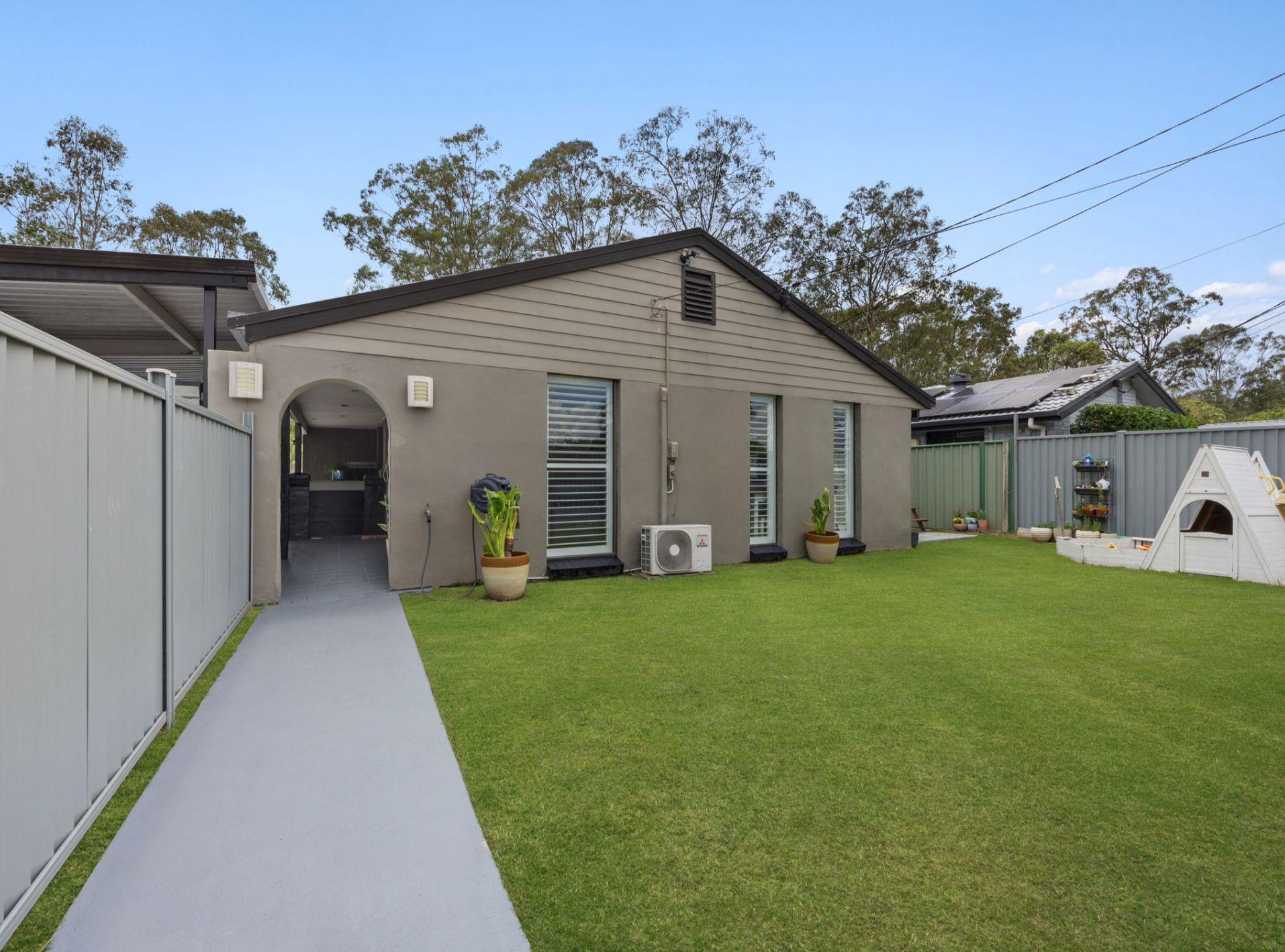 11 Holder Street, Loganholme, QLD 4129