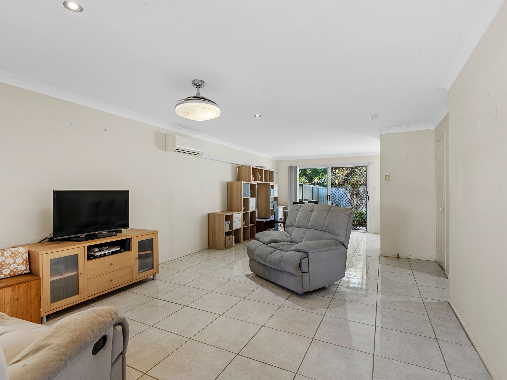 13/92 Larbert Street — photo 3 of 22