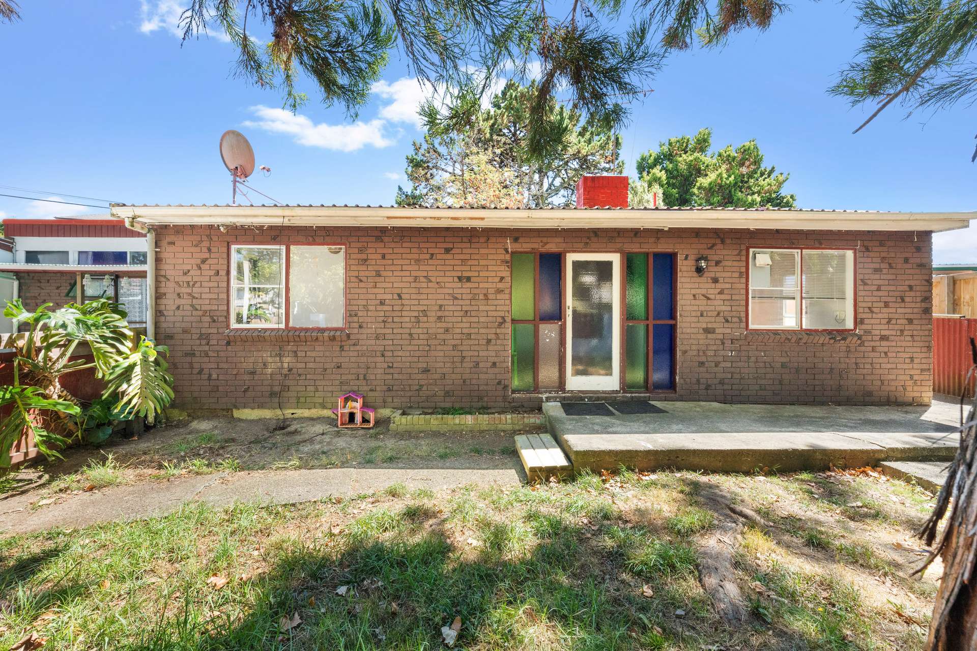 99 Seabrook Avenue photo 4