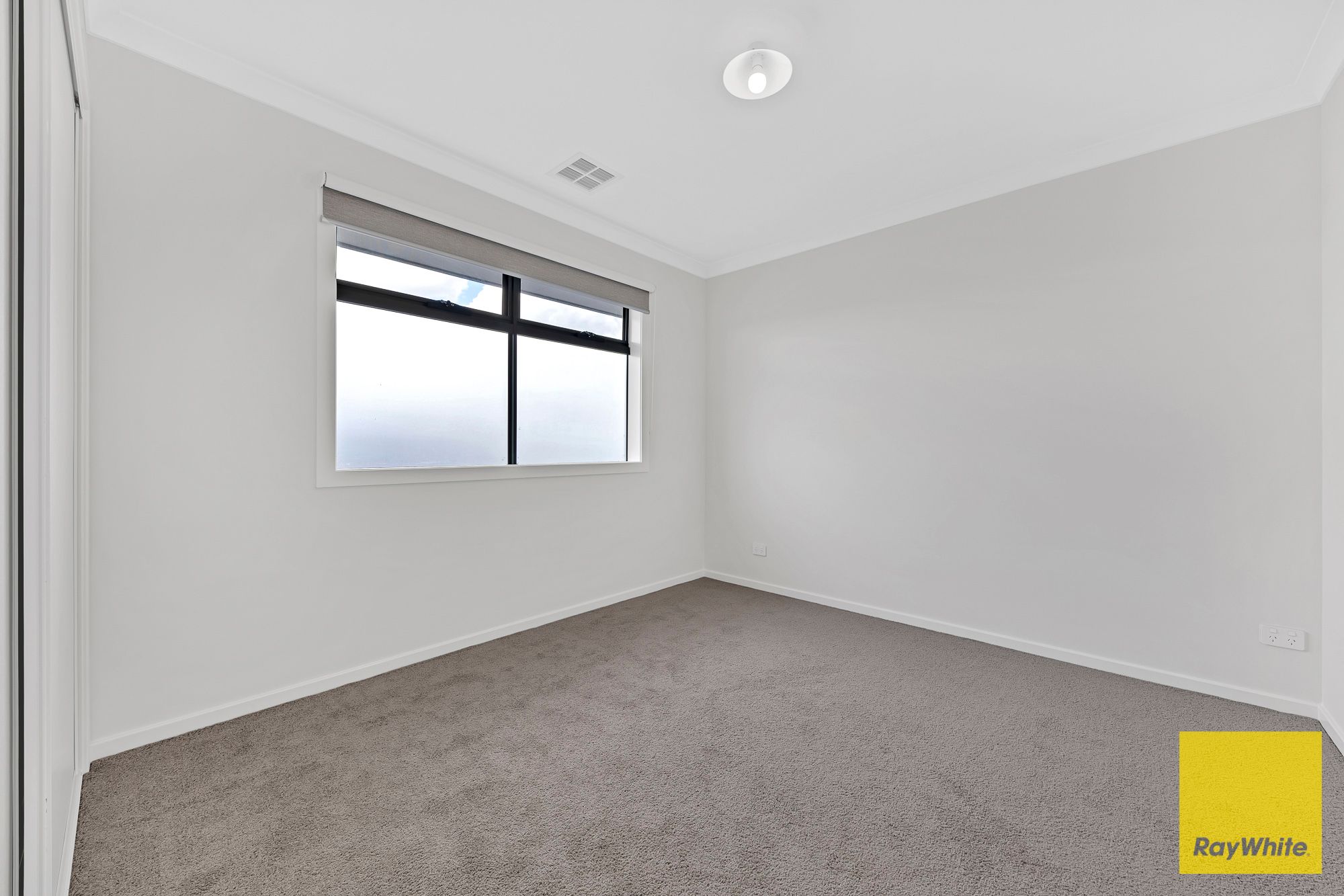 34 Varnish Road — photo 11 of 17