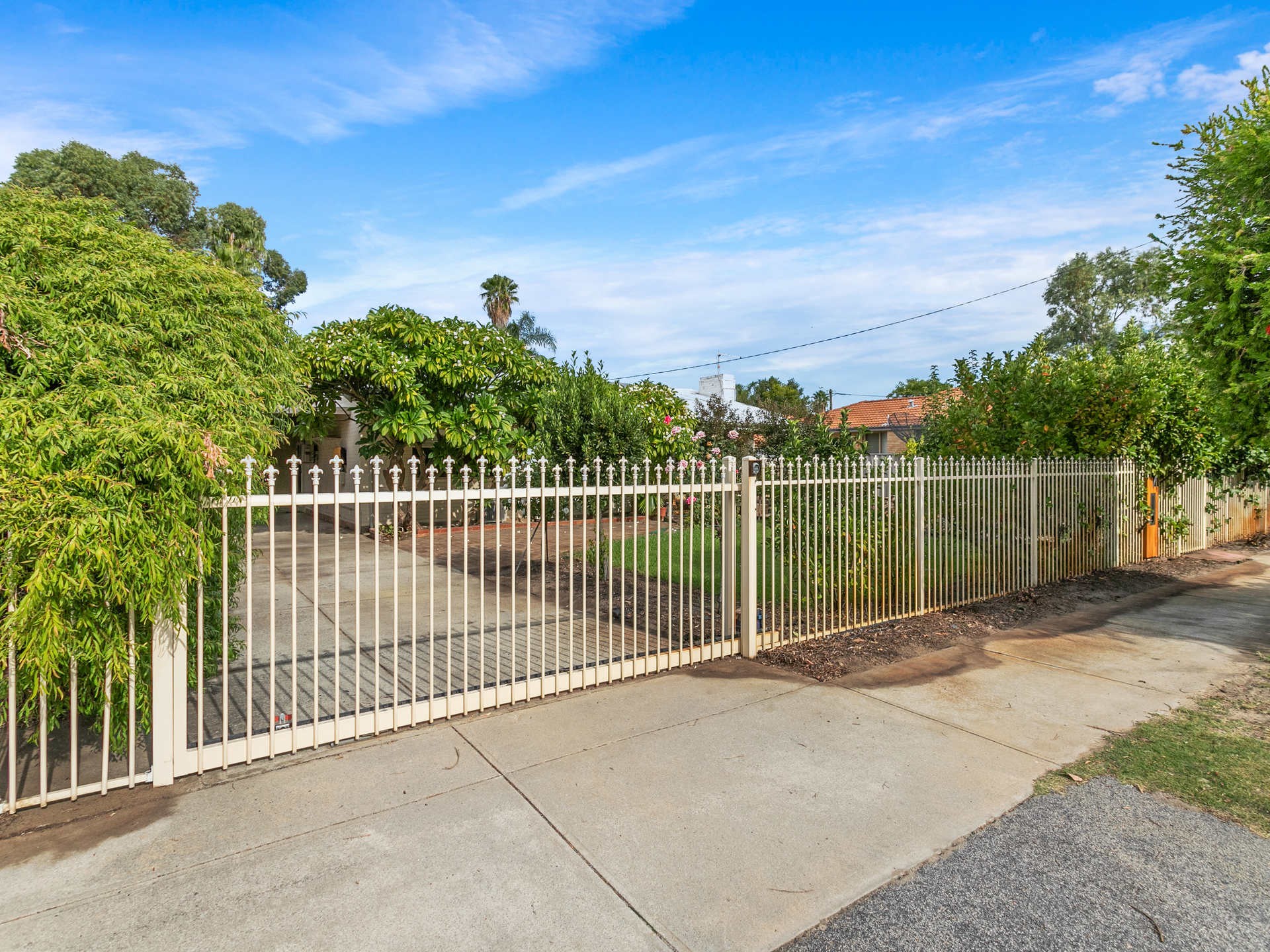 12 Ashworth Street, Cloverdale, WA 6105