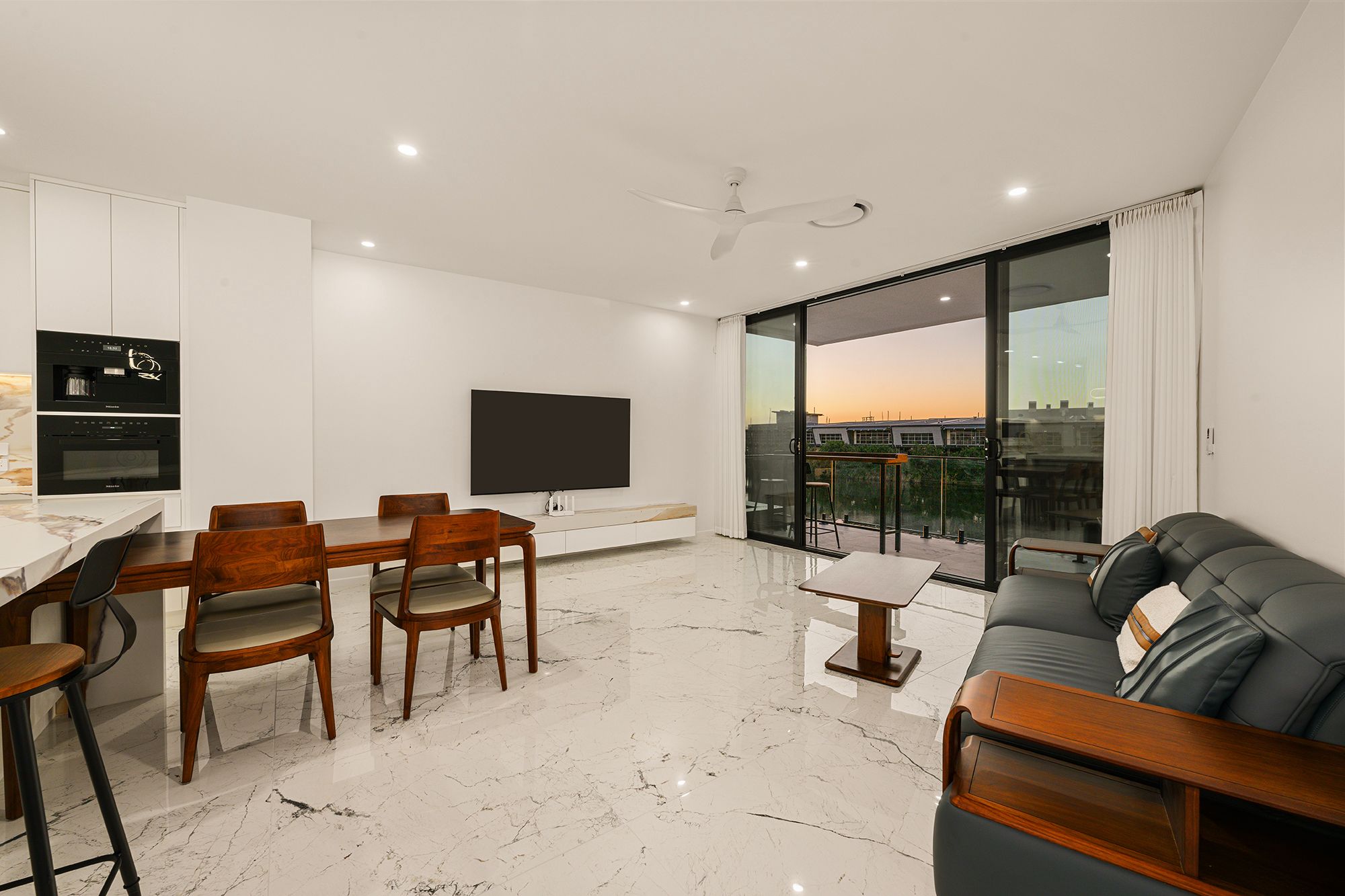 5030 Harbourview Drive — photo 5 of 30