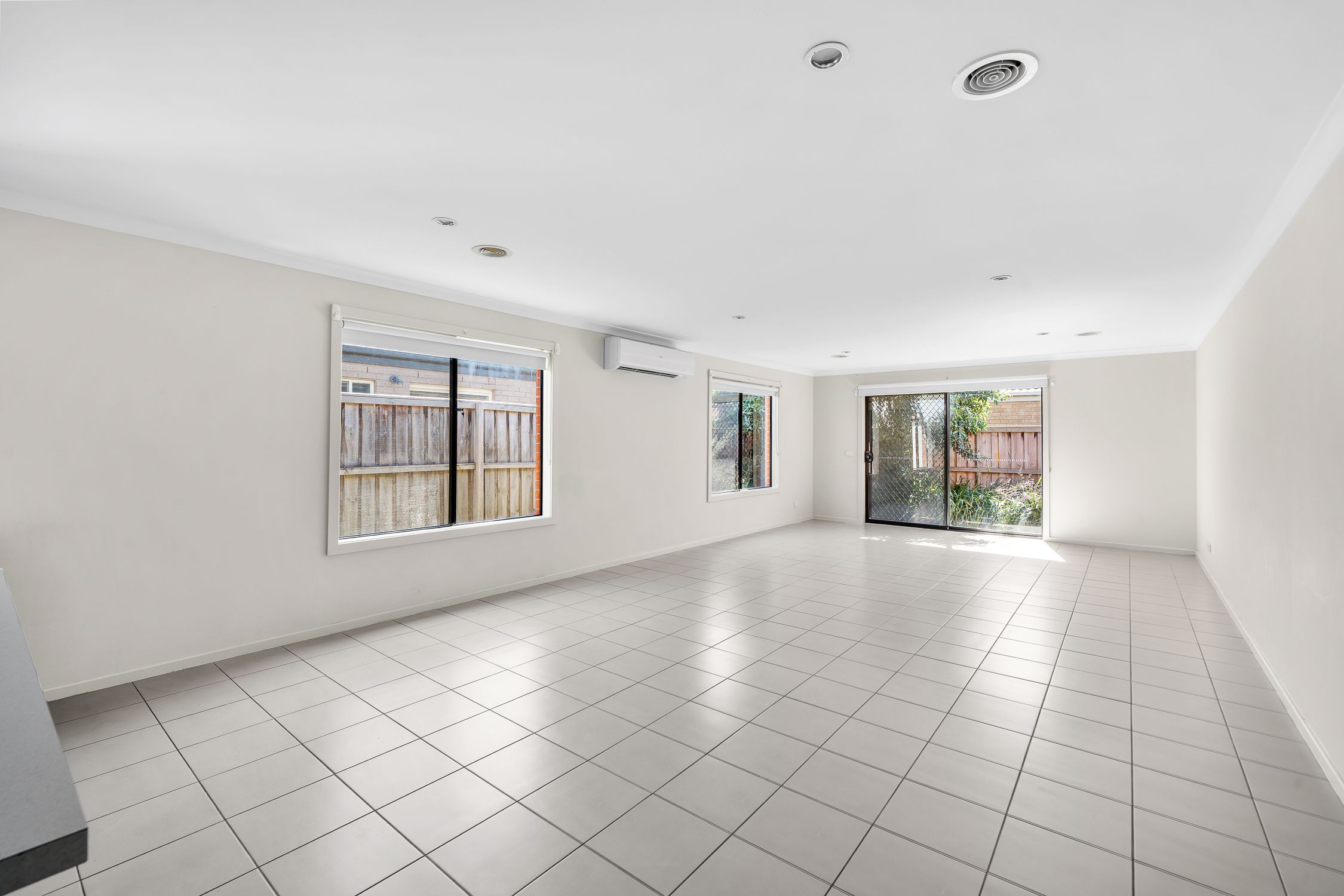 5 Albany Crescent — photo 4 of 10