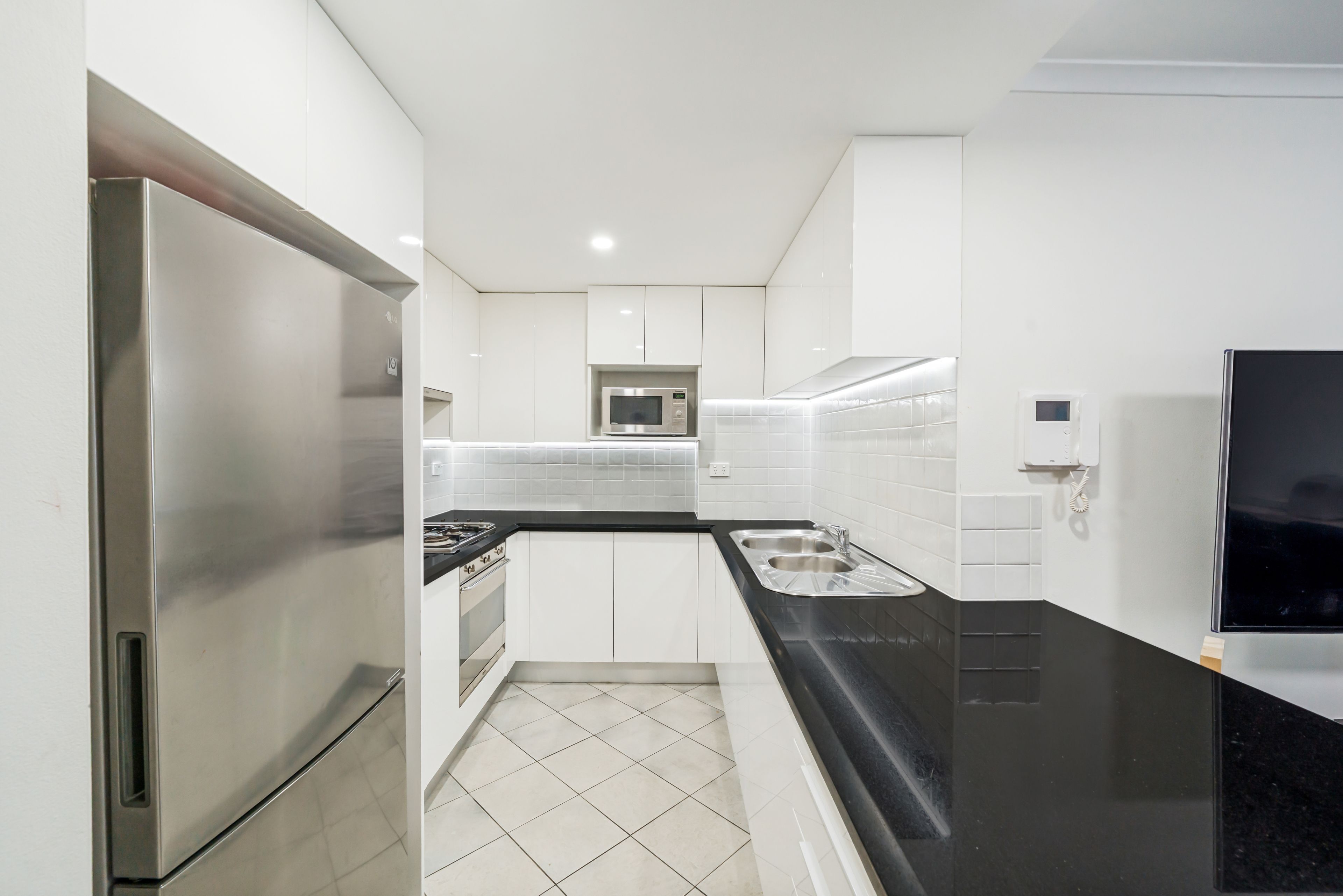 48/1-5 Harwood Street — photo 4 of 13