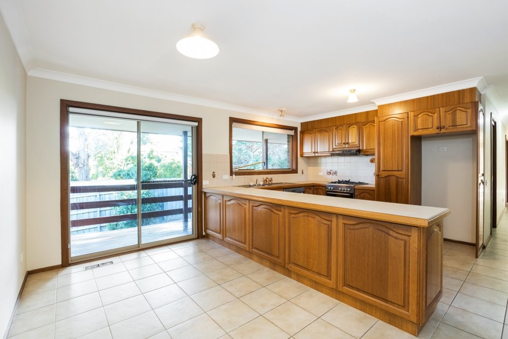 2/10 Andrea Parade, Ringwood North, VIC 3134