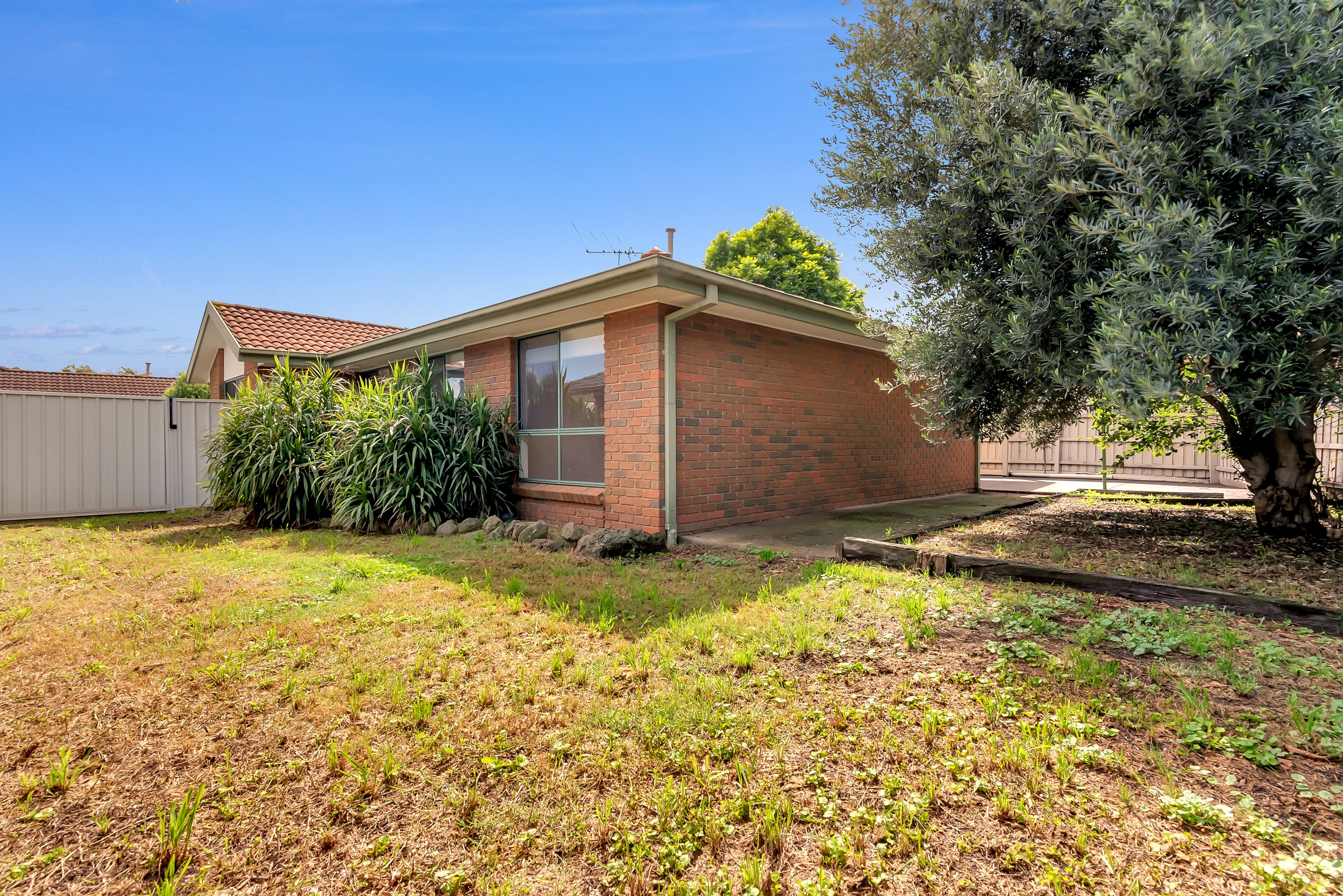 5 Yunupingu Court, Mill Park, VIC 3082