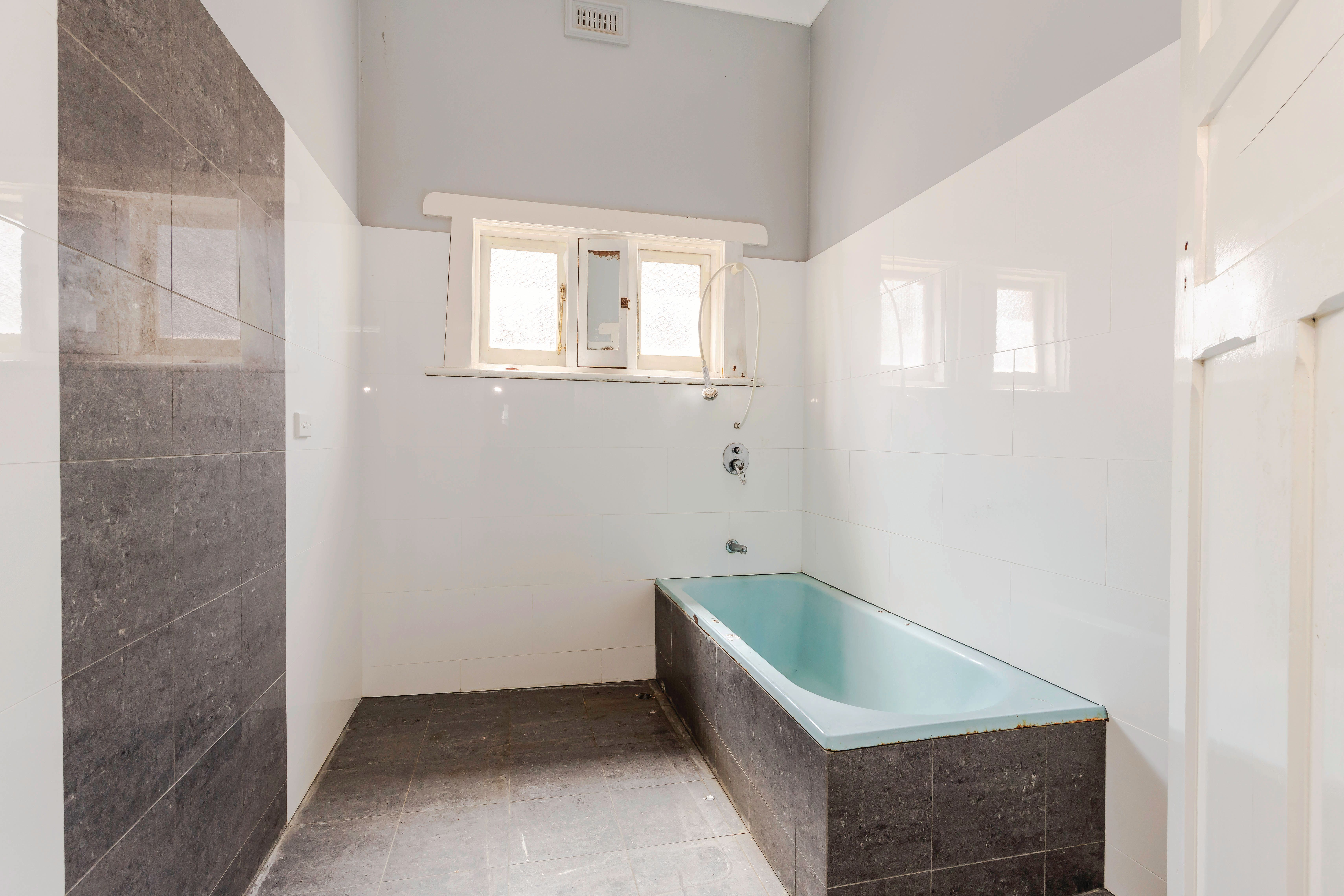 54 Canterbury Avenue — photo 14 of 27