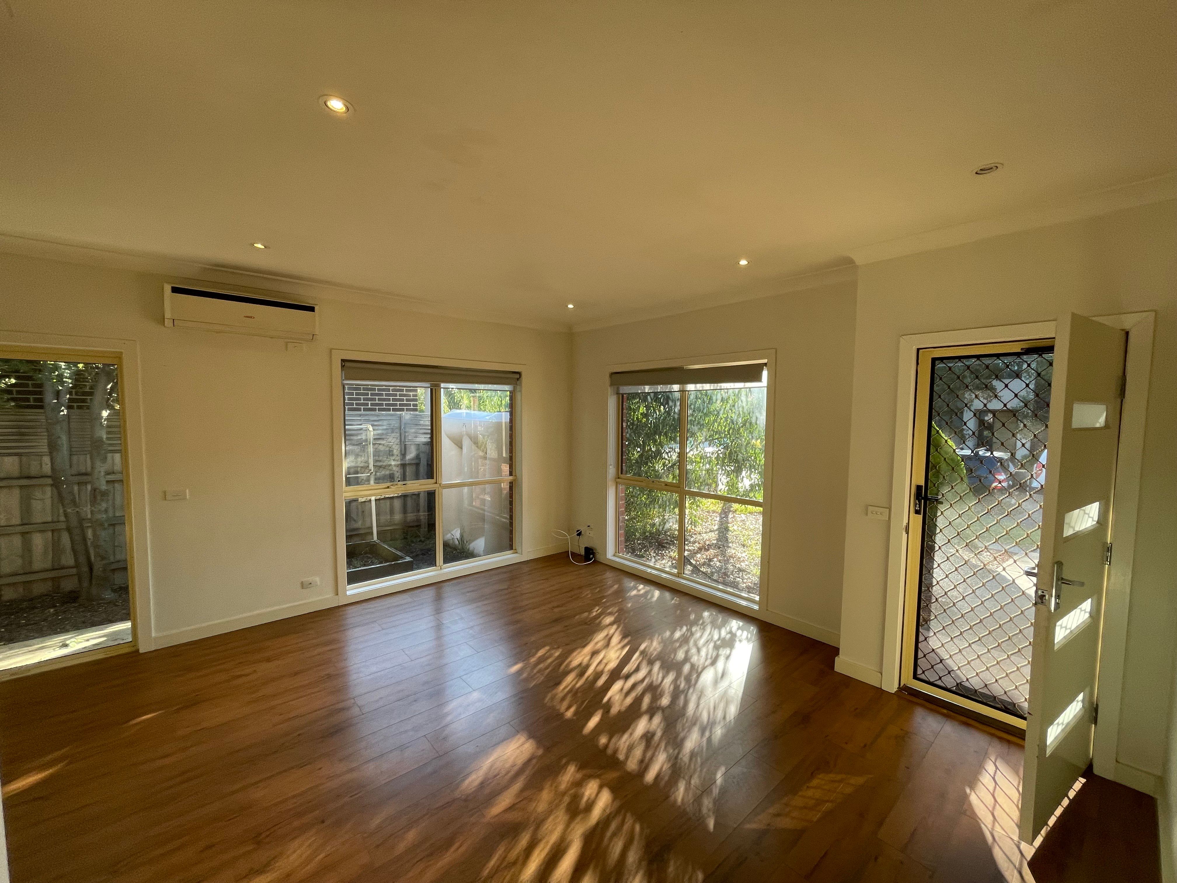 1/5 Crevelli Street — photo 3 of 8