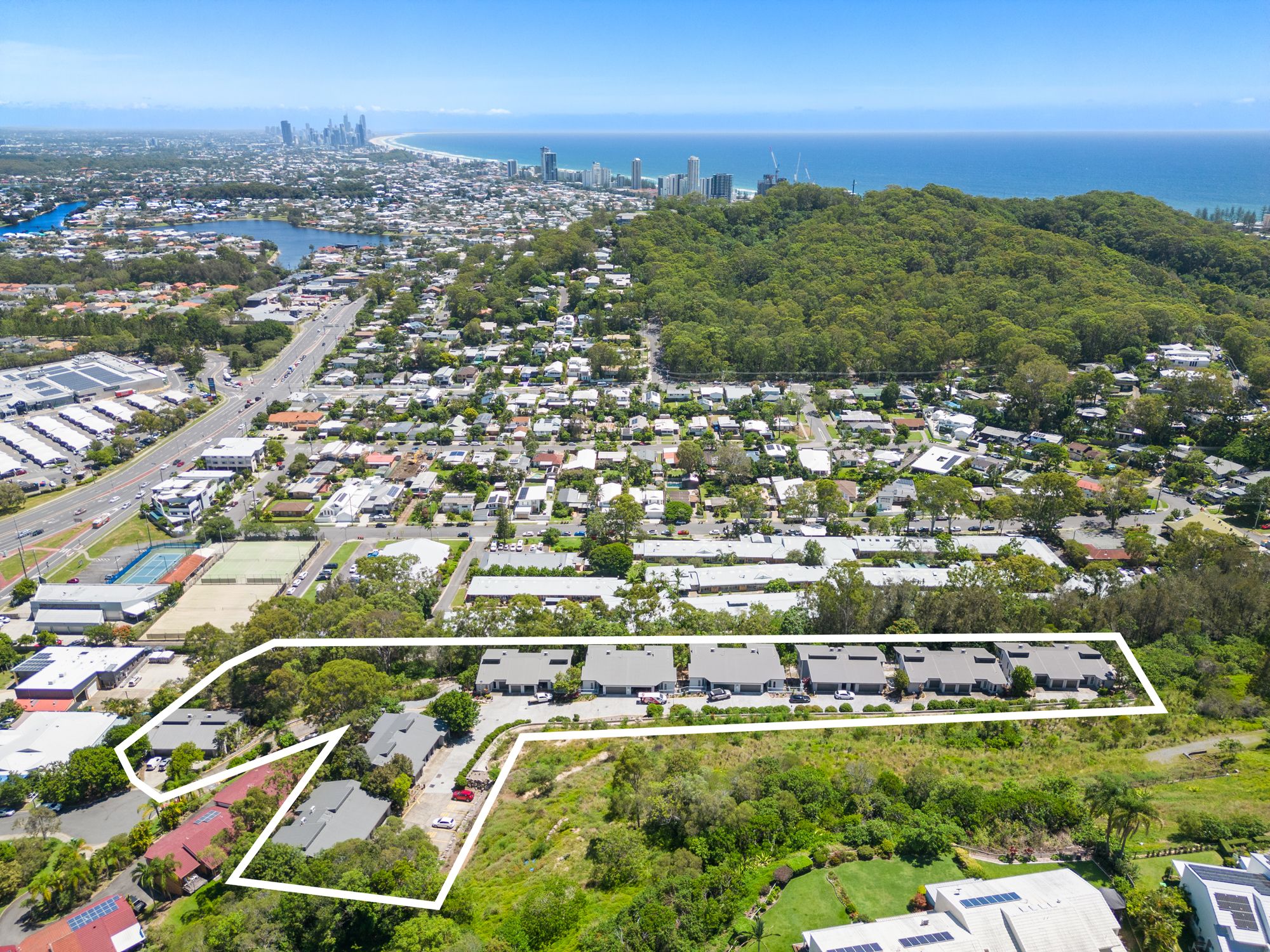 2/4 Fleay Court, Burleigh Heads, QLD 4220