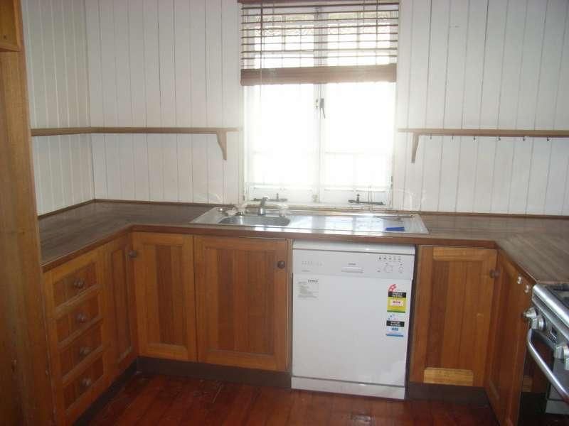 105 Simpsons Road, Bardon, QLD 4065