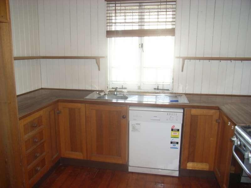 105 Simpsons Road, Bardon, QLD 4065