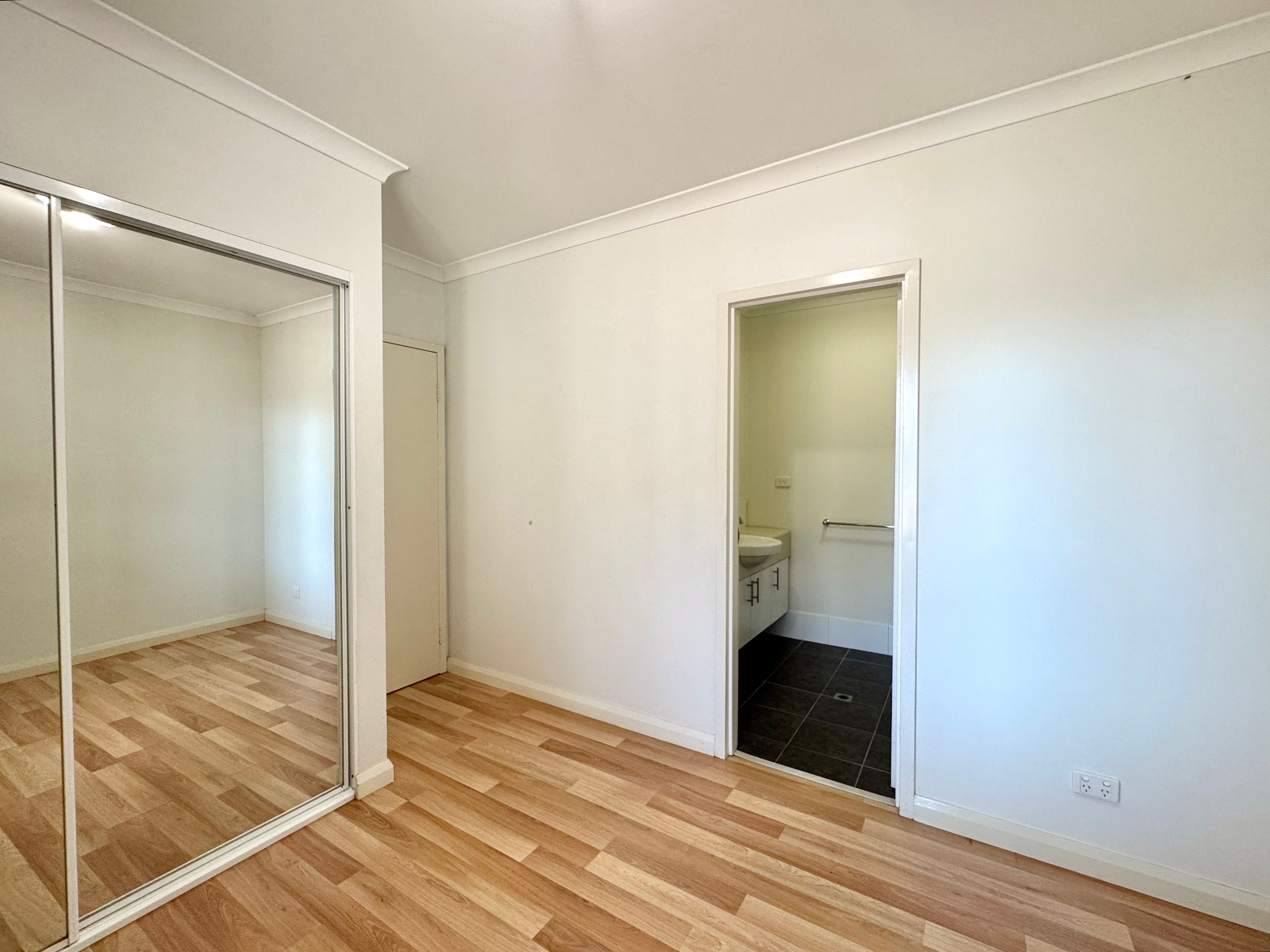 5/1 Lawson Street — photo 11 of 16