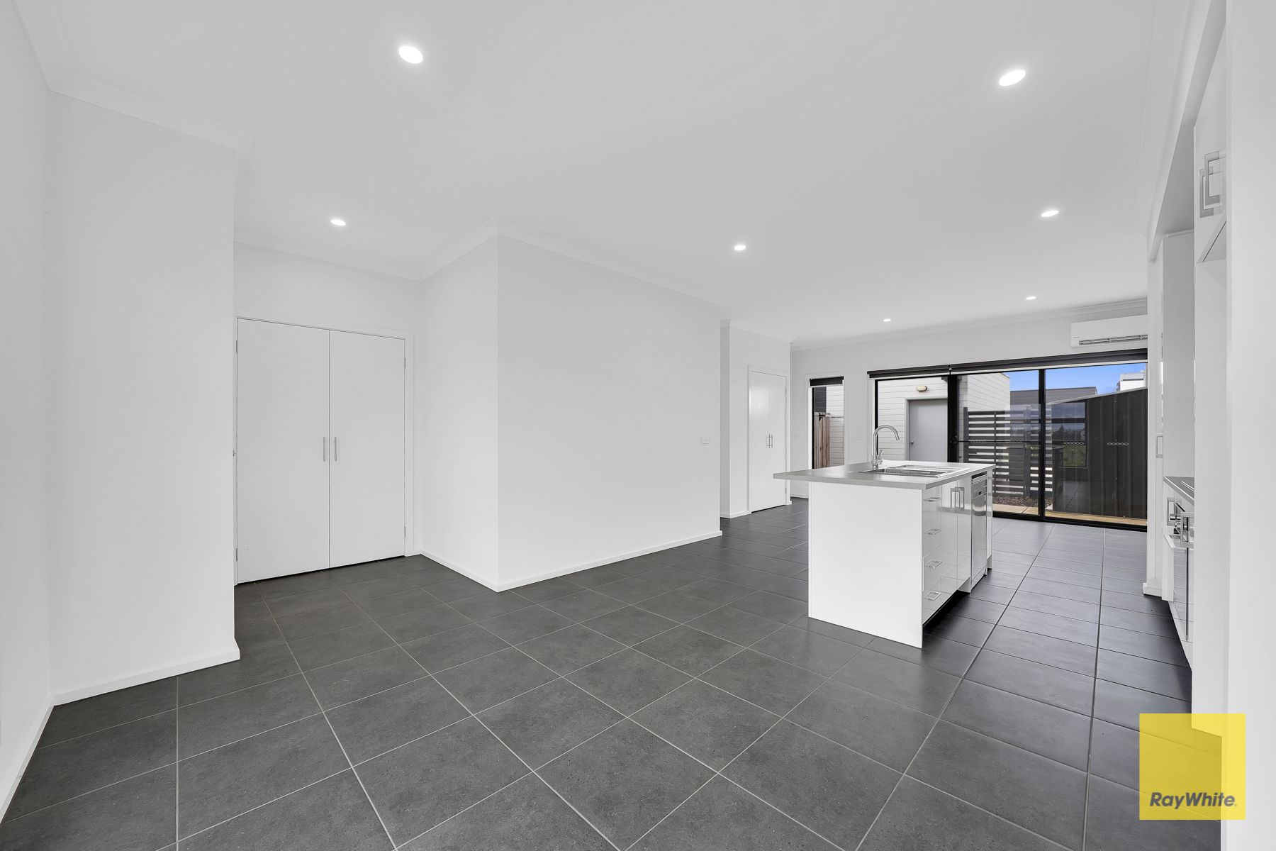 32 Dexter Street — photo 6 of 22