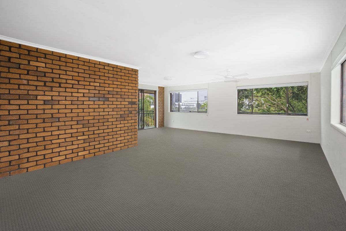 1/6 Brightlands Court, Mermaid Waters, QLD 4218