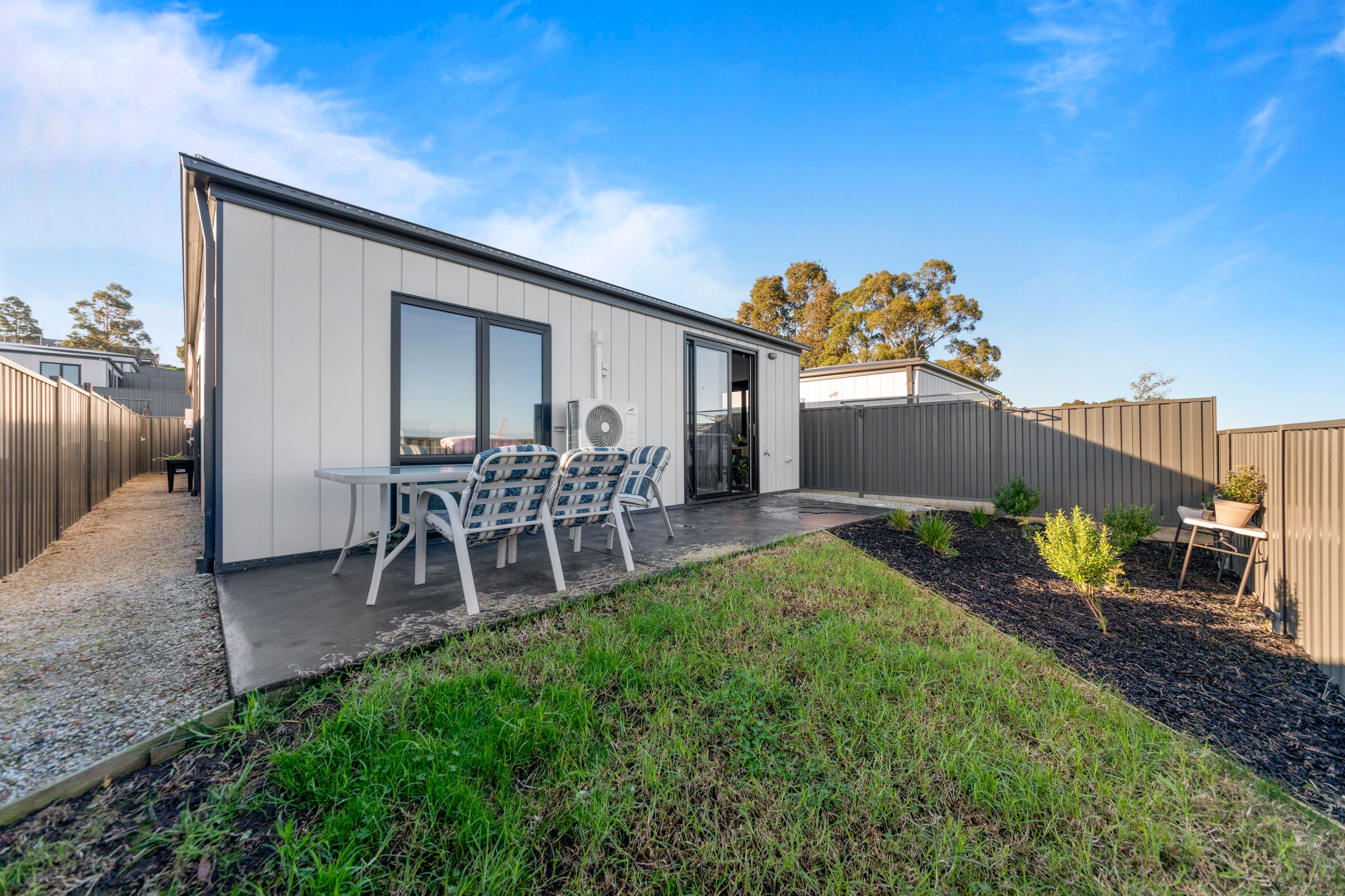 3 Jules Way — photo 9 of 12