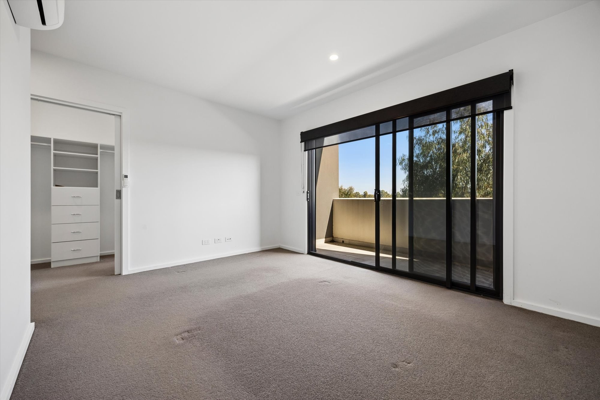 8 Gahnia Walk, Rowville, VIC 3178