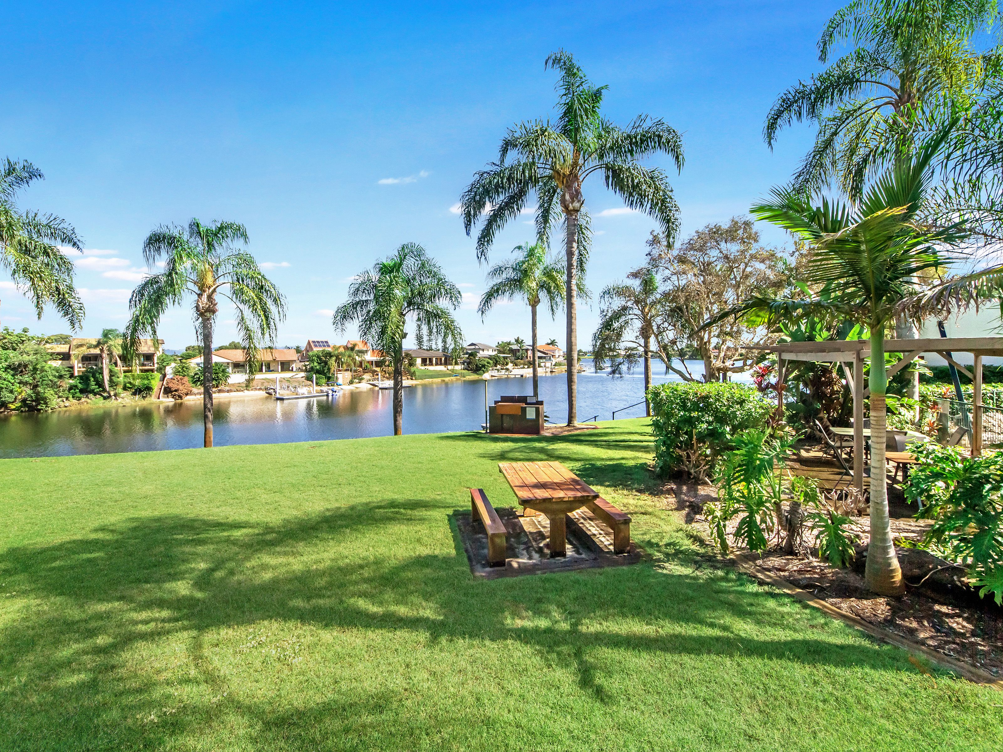 111 Markeri Street, Mermaid Waters QLD 4218