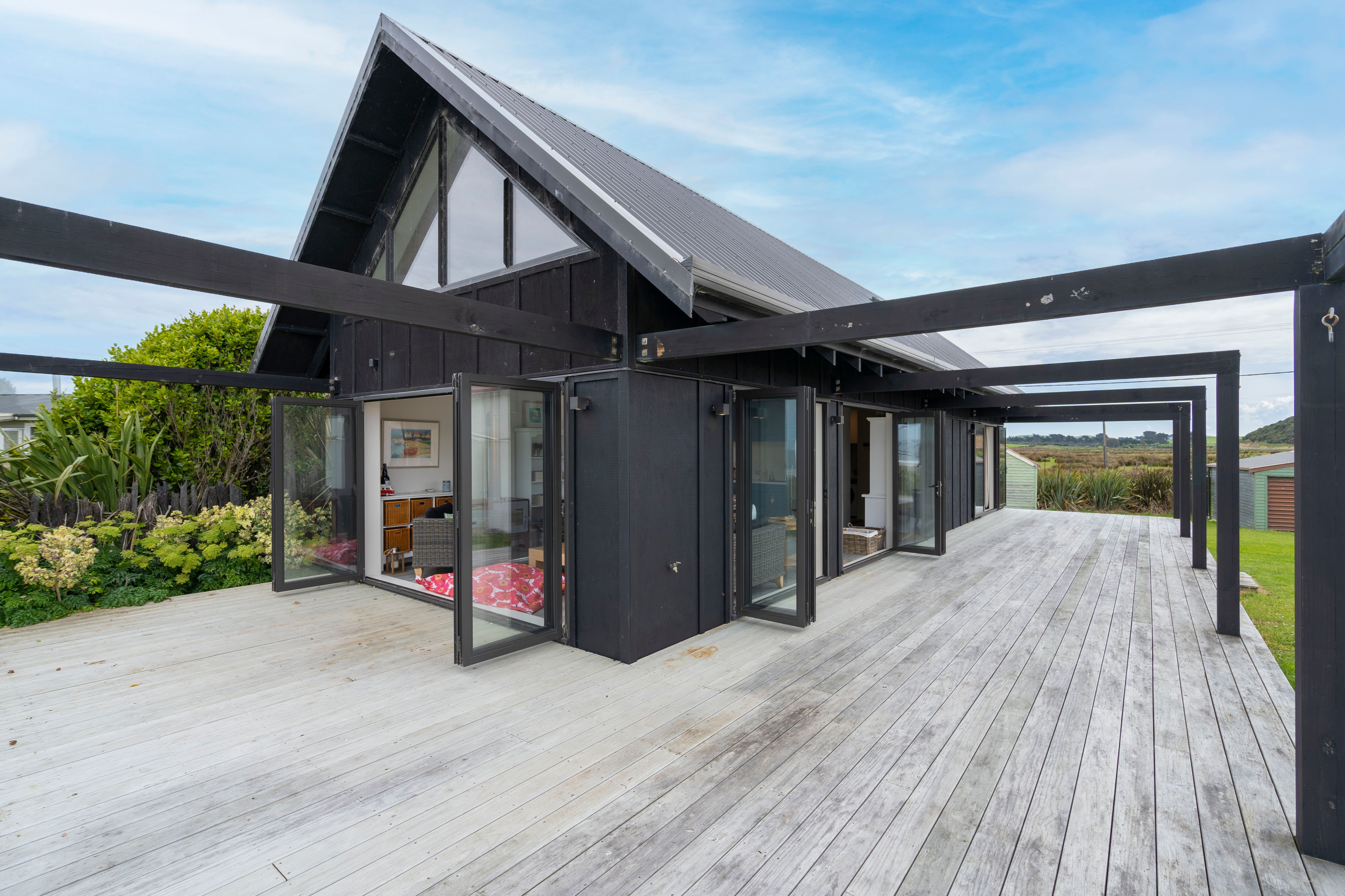 497 Waikawa Curio Bay Road, Tokanui, Southland District