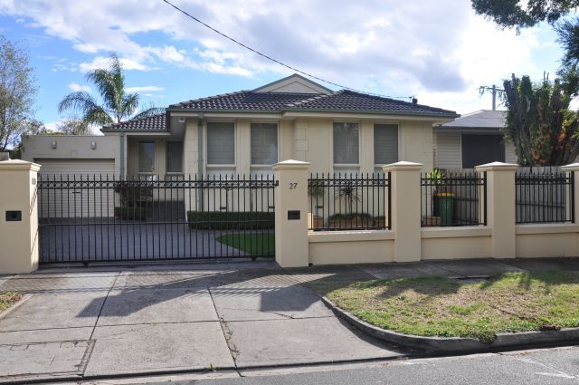 27 Goulburn Avenue, Reservoir, VIC 3073
