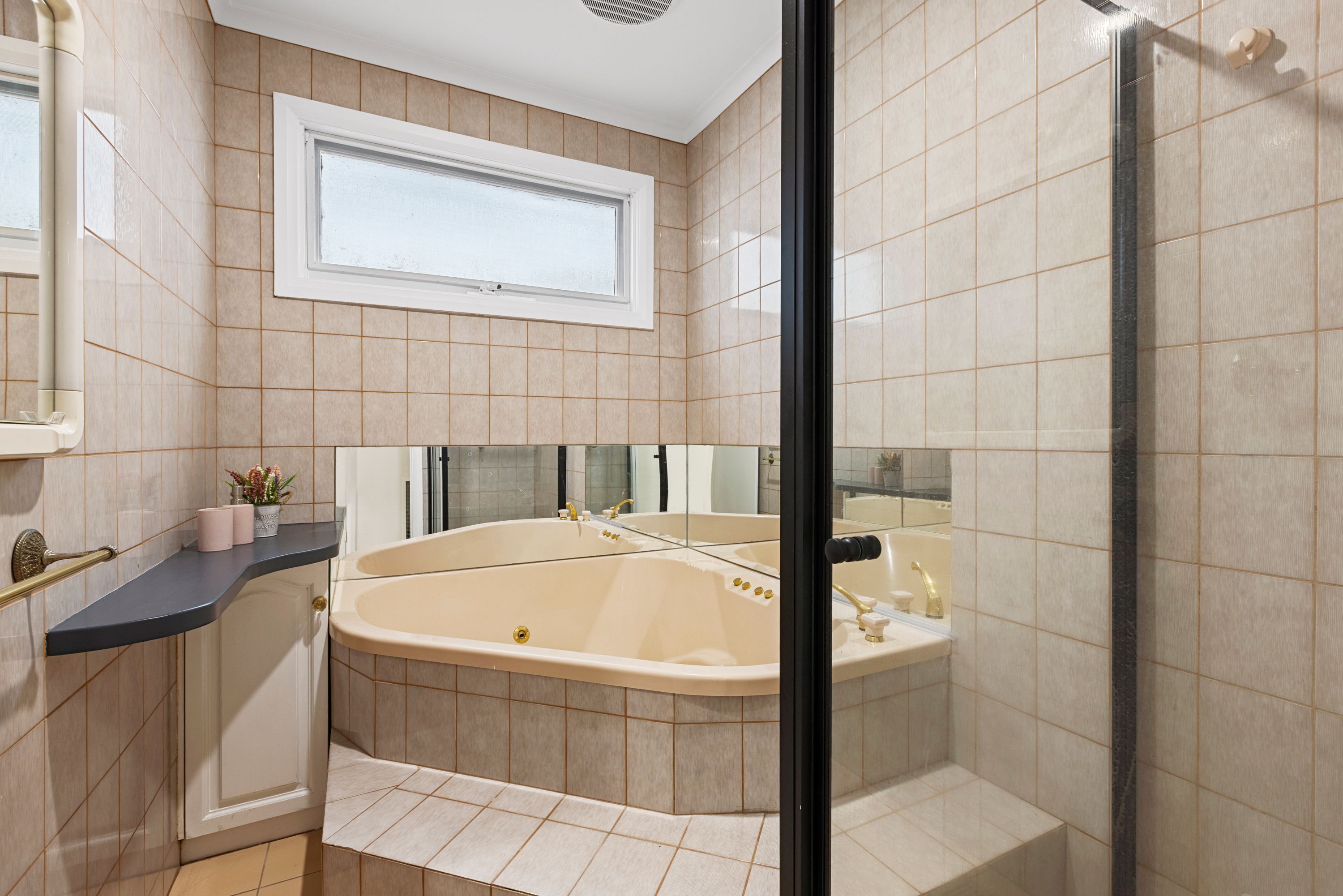 98 Hinkler Road East — photo 9 of 12