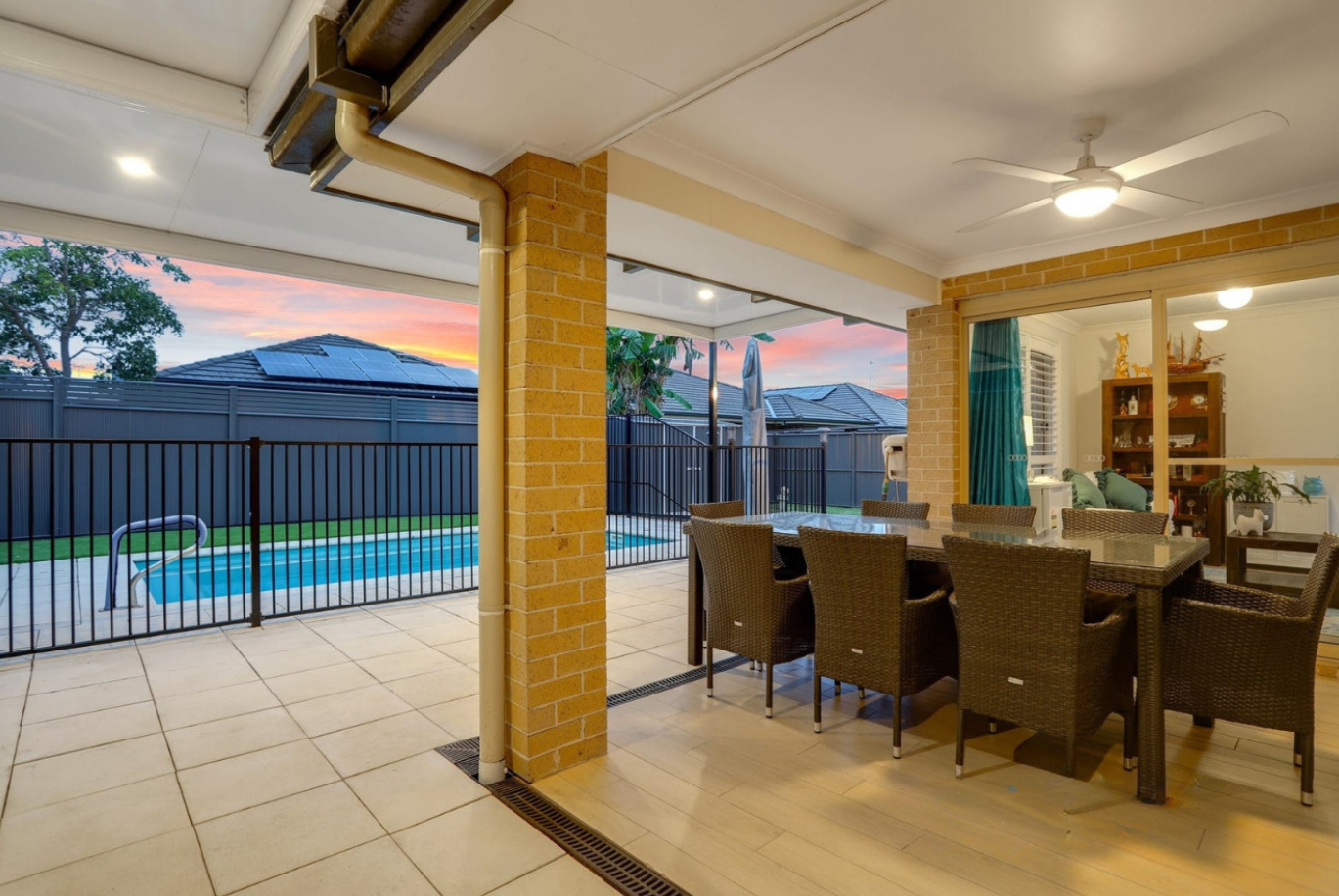 43 Moluccana Crescent — photo 12 of 14