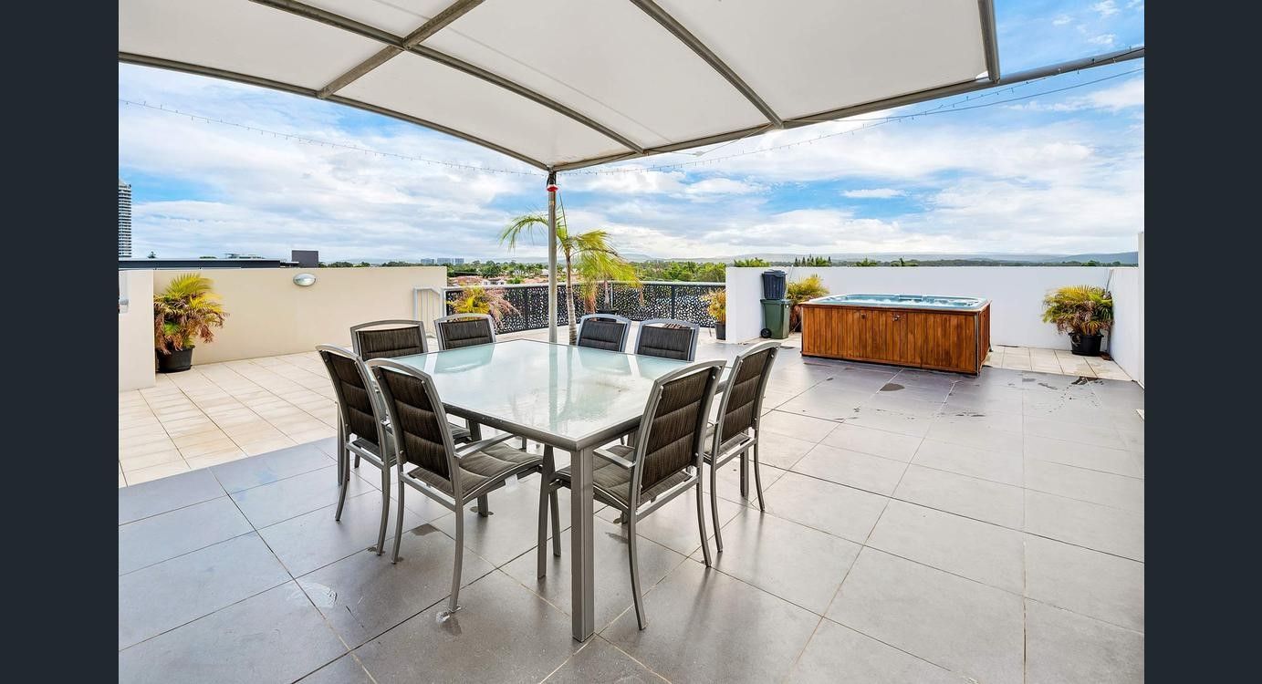 9/16-18 Canal Avenue, Runaway Bay, QLD 4216