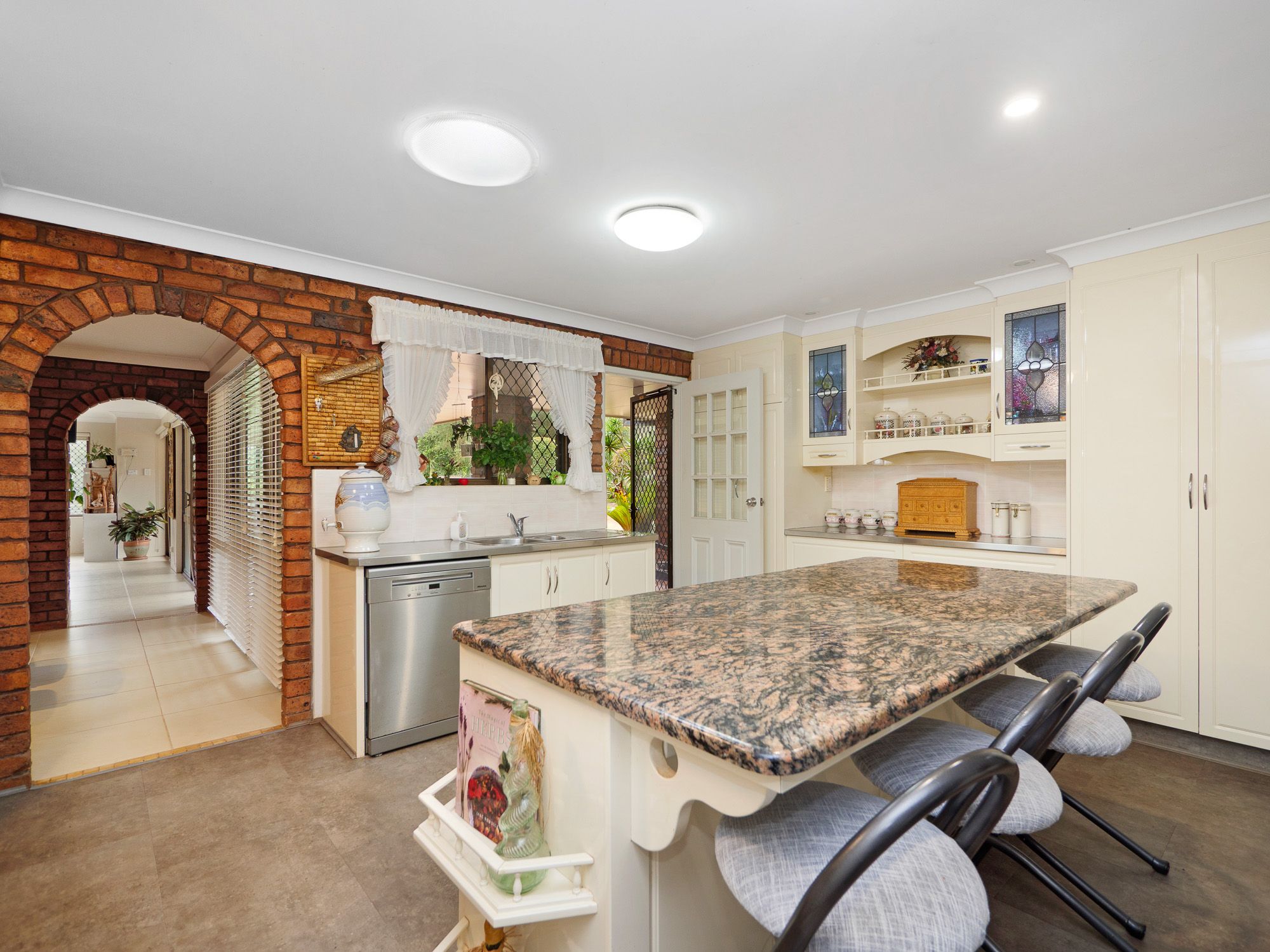 322 Alphadale Road — photo 6 of 29