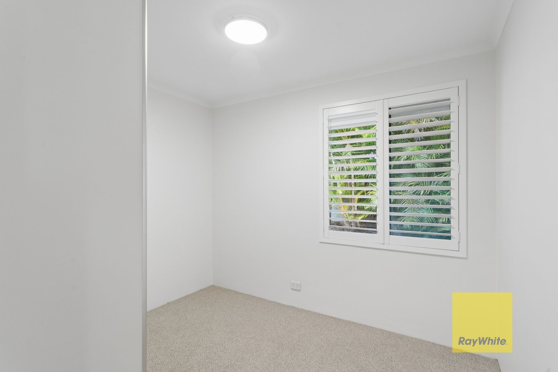 5/12 Mcnamara Way — photo 8 of 18