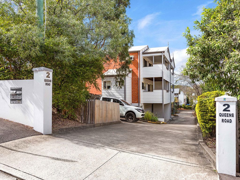 2 Queens Road, Taringa QLD 4068