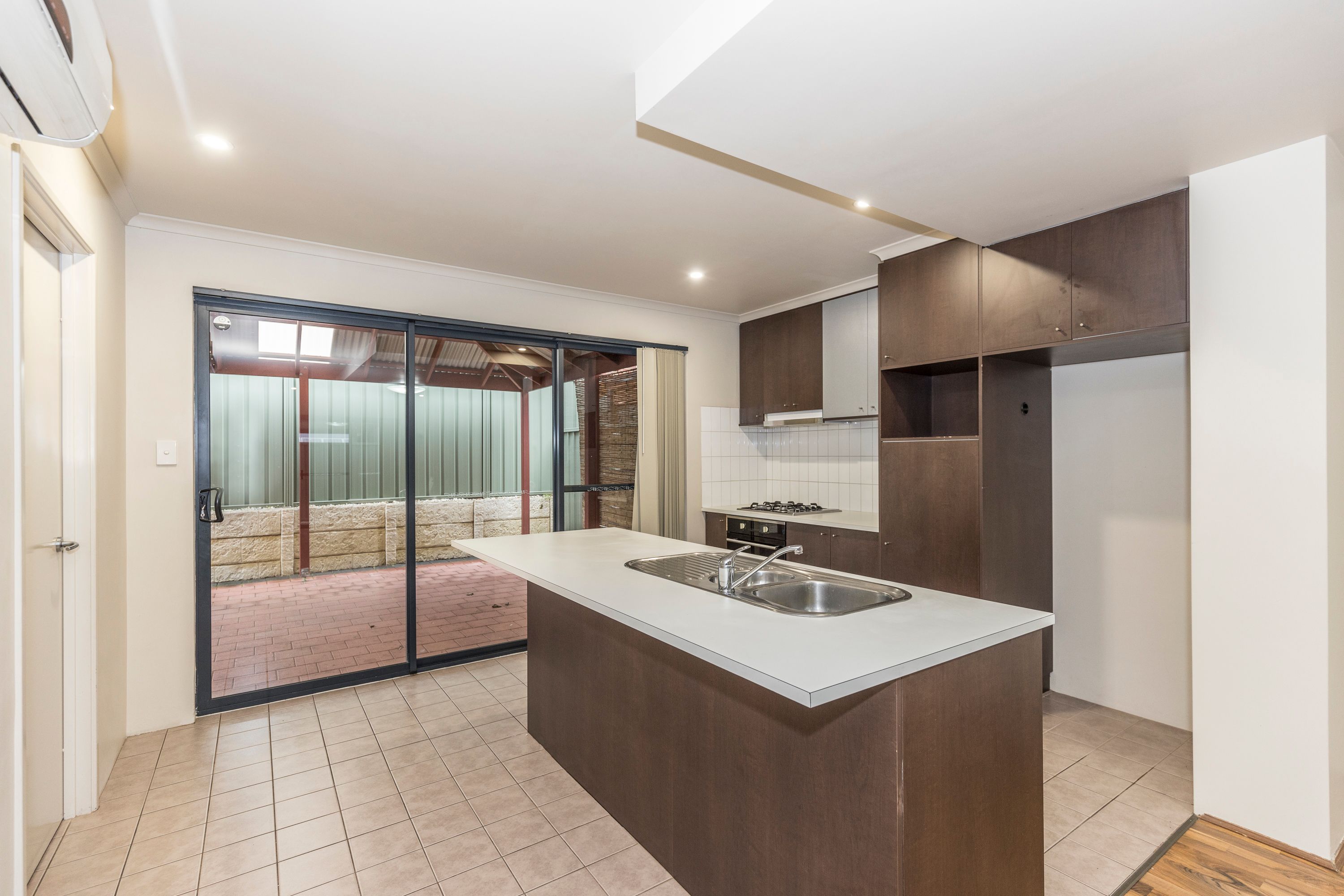 16/40 Hollins Bend, Madeley, WA 6065