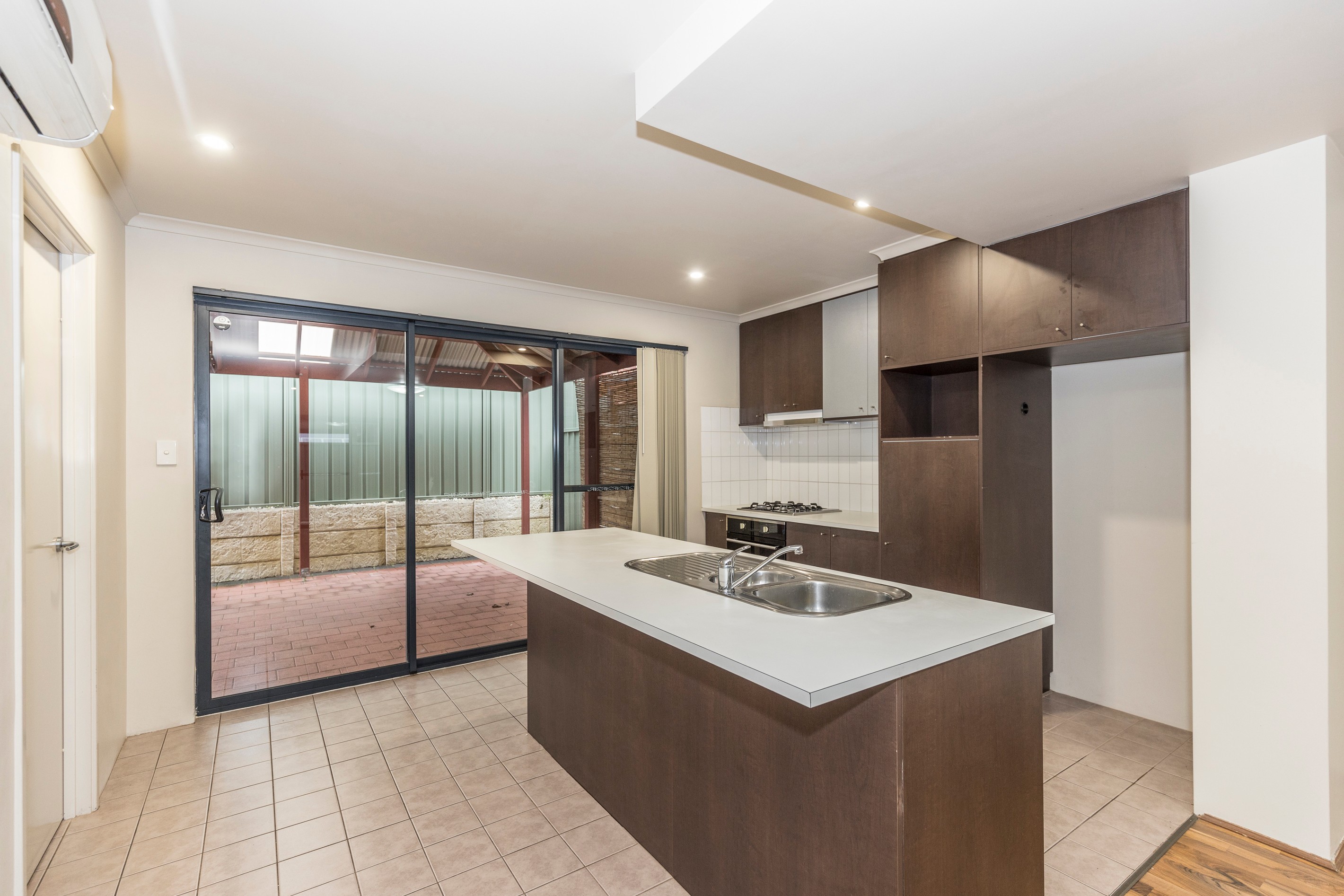 16/40 Hollins Bend, Madeley, WA 6065