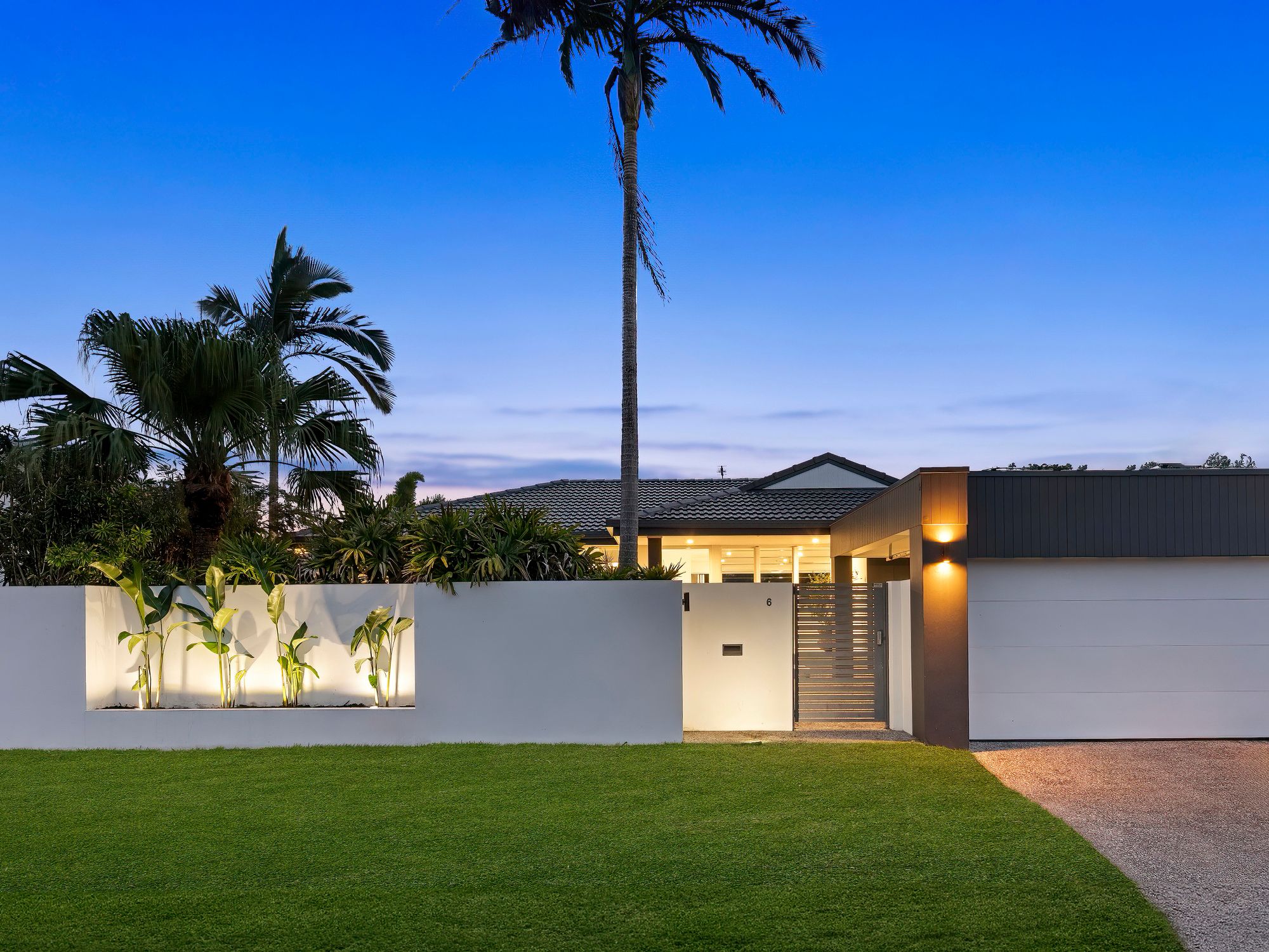 6 Carmel Court, Broadbeach Waters, QLD 4218