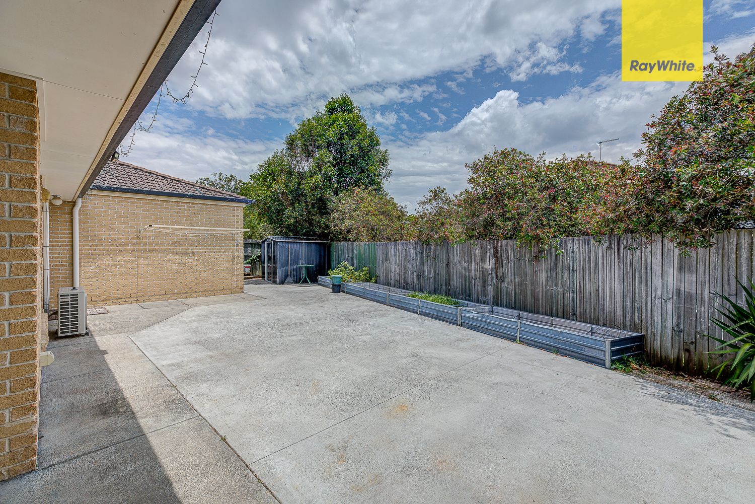 35 Sunrise Crescent, Regents Park, QLD 4118