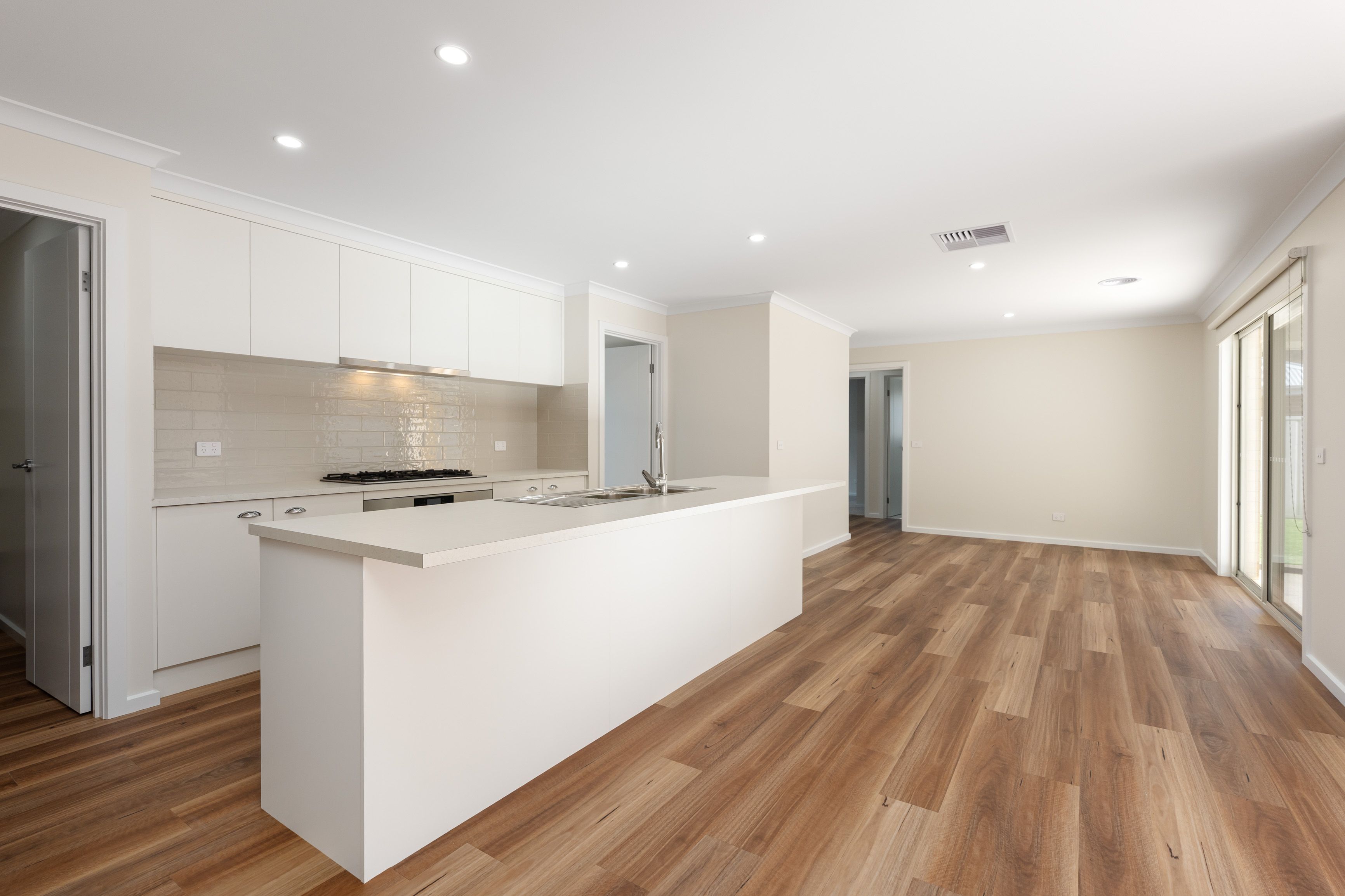 1-2/76 Urana Street — photo 7 of 25