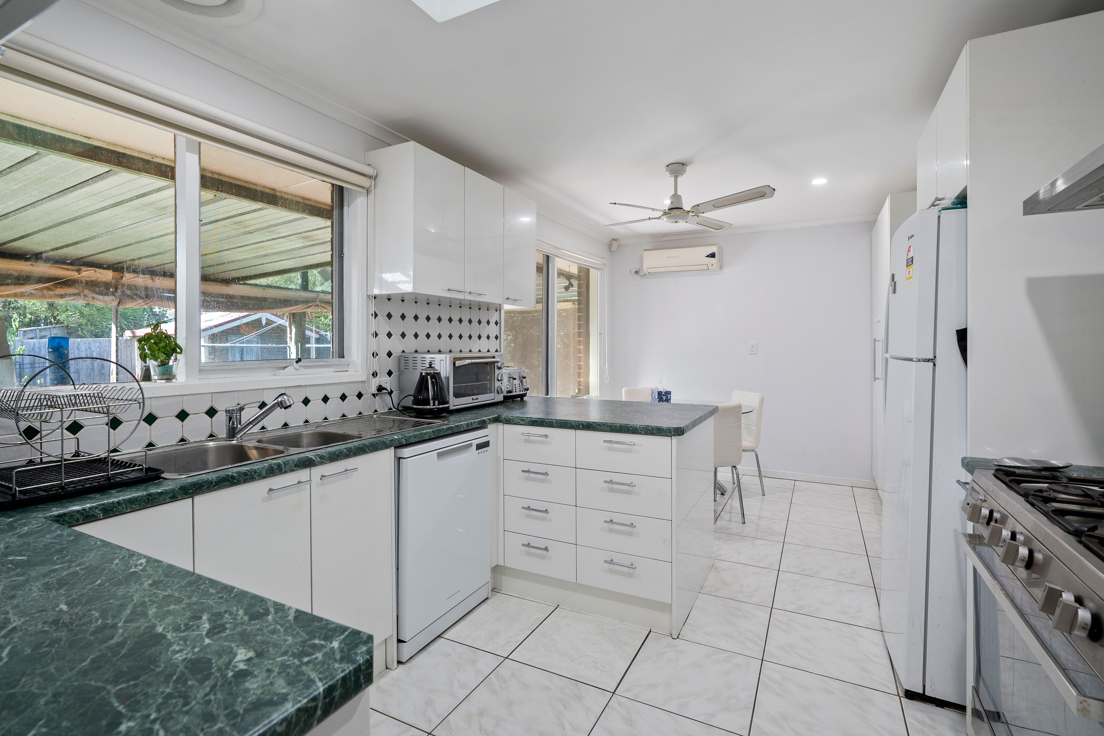 33 Huntingdon Avenue, Bayswater North, VIC 3153