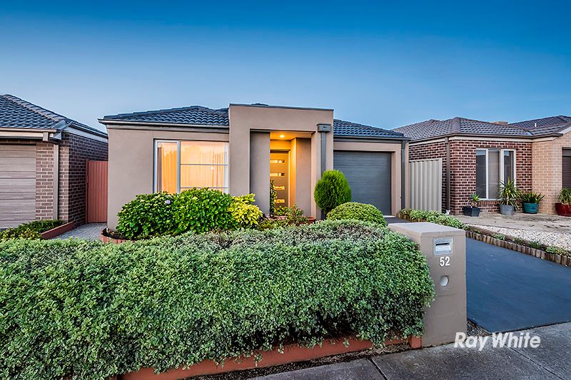 52 Challenger Circuit, Cranbourne East VIC 3977