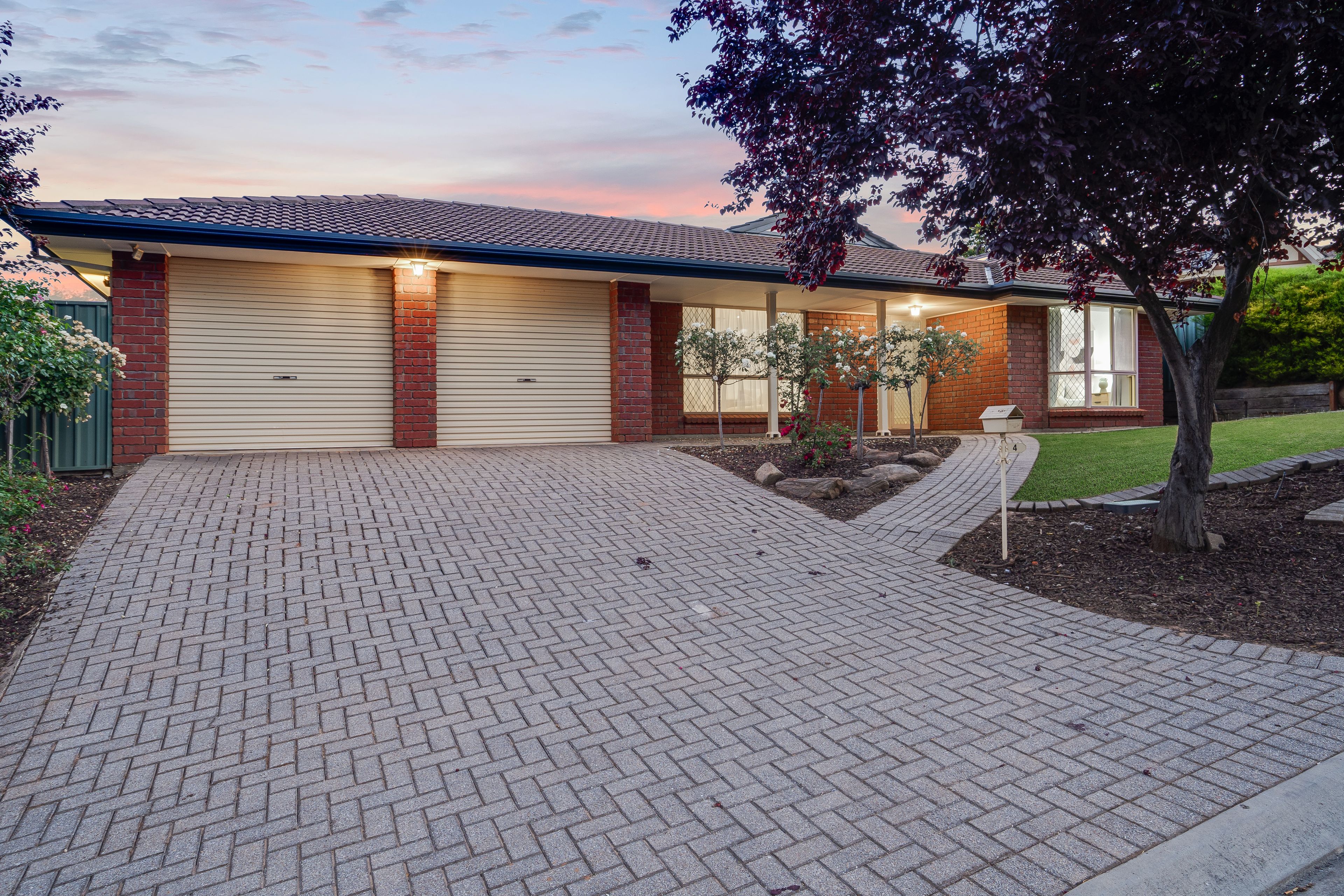 4 Lake Magenta Court, Greenwith, SA 5125