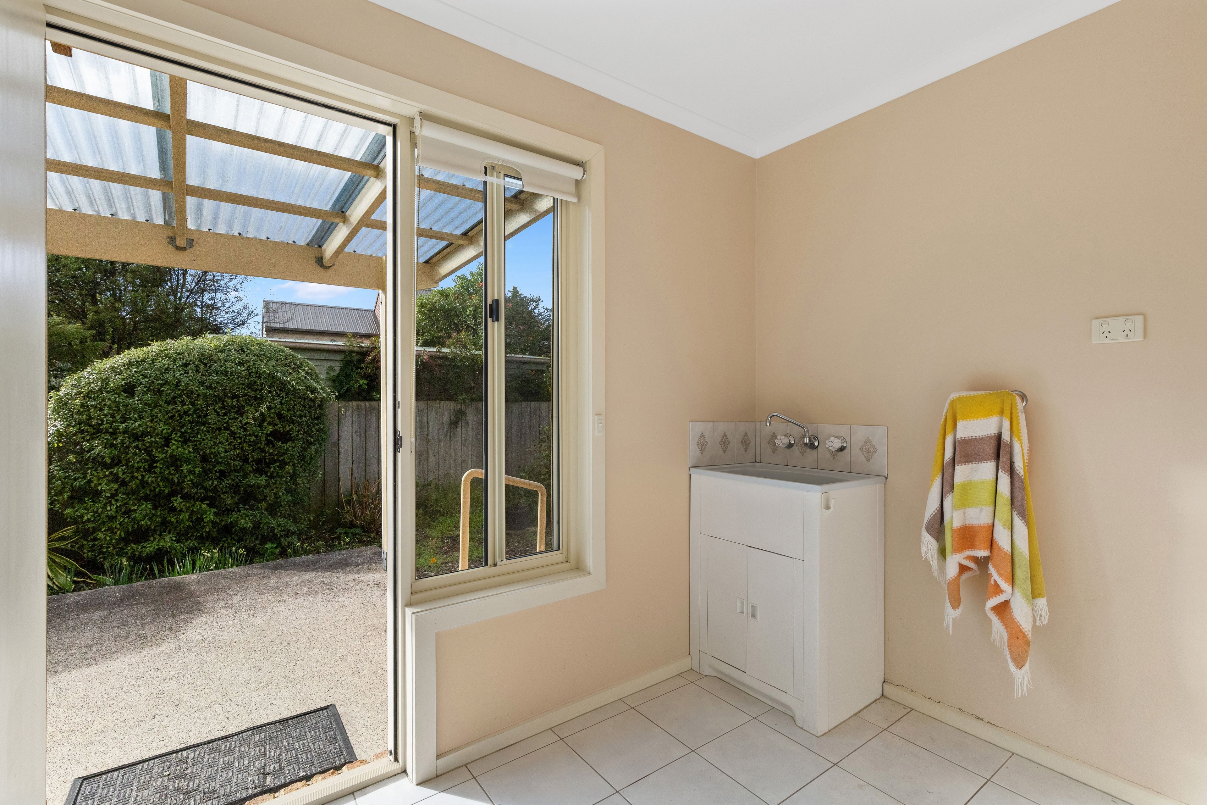 2/2 Nautilus Lane — photo 10 of 22