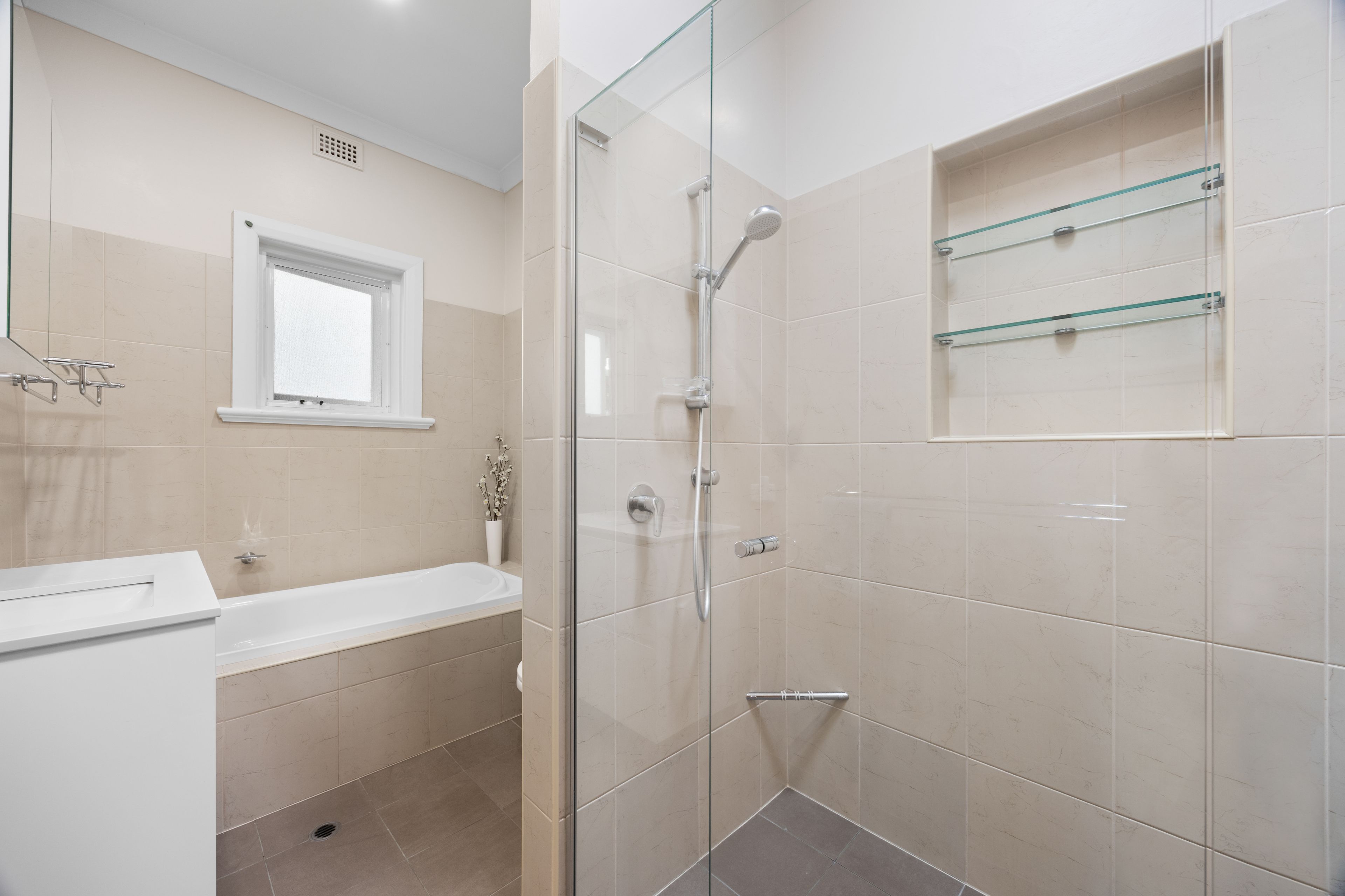 9 Raleigh Avenue — photo 10 of 17