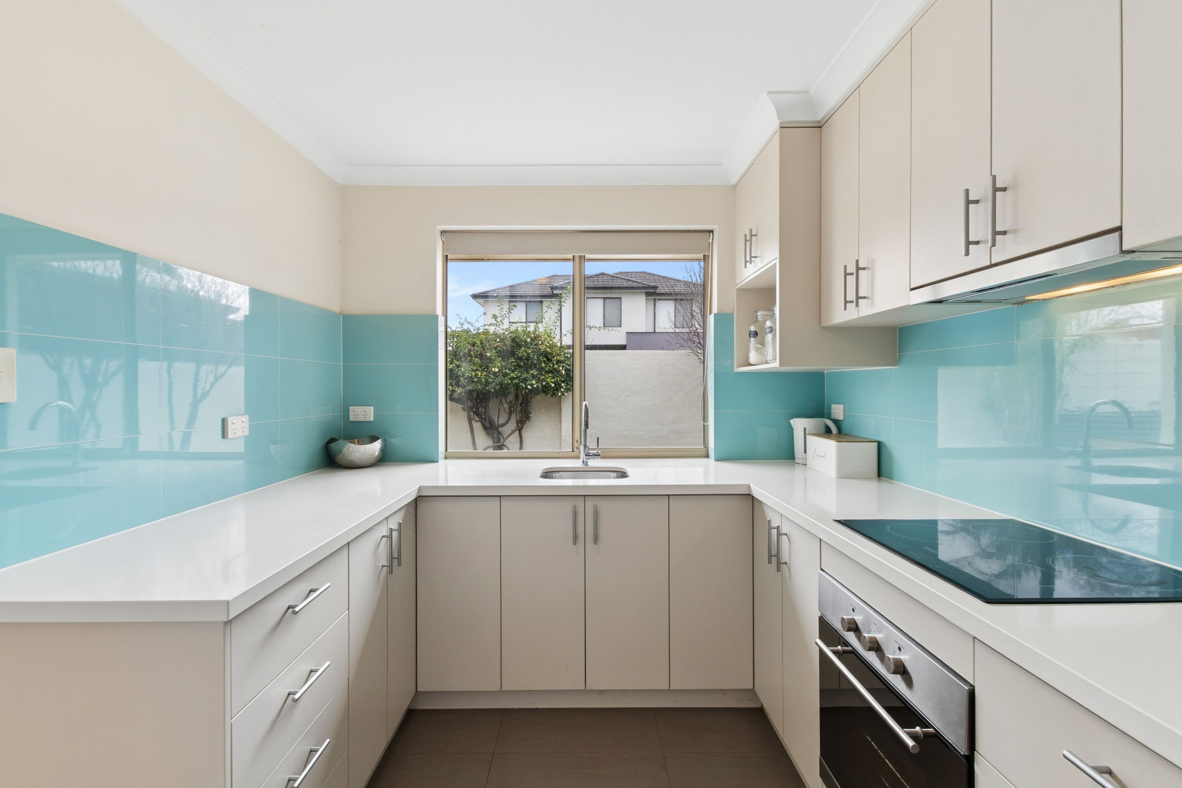 2/71 Kelvin Street — photo 10 of 23