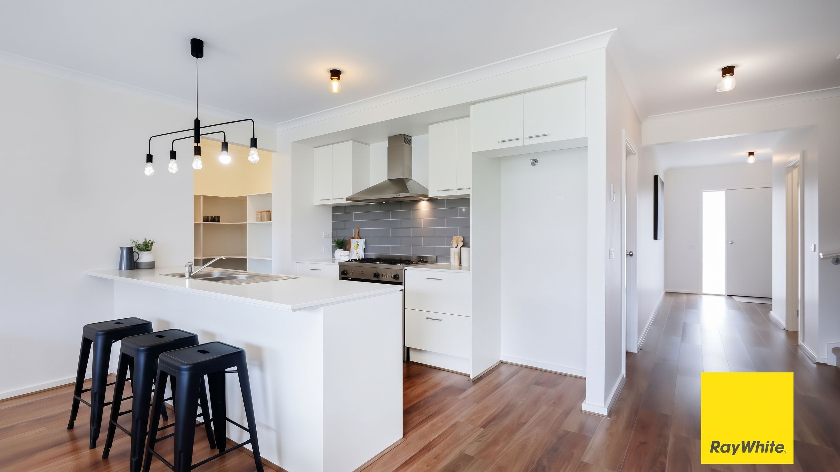 29 Kohli Crescent — photo 7 of 23
